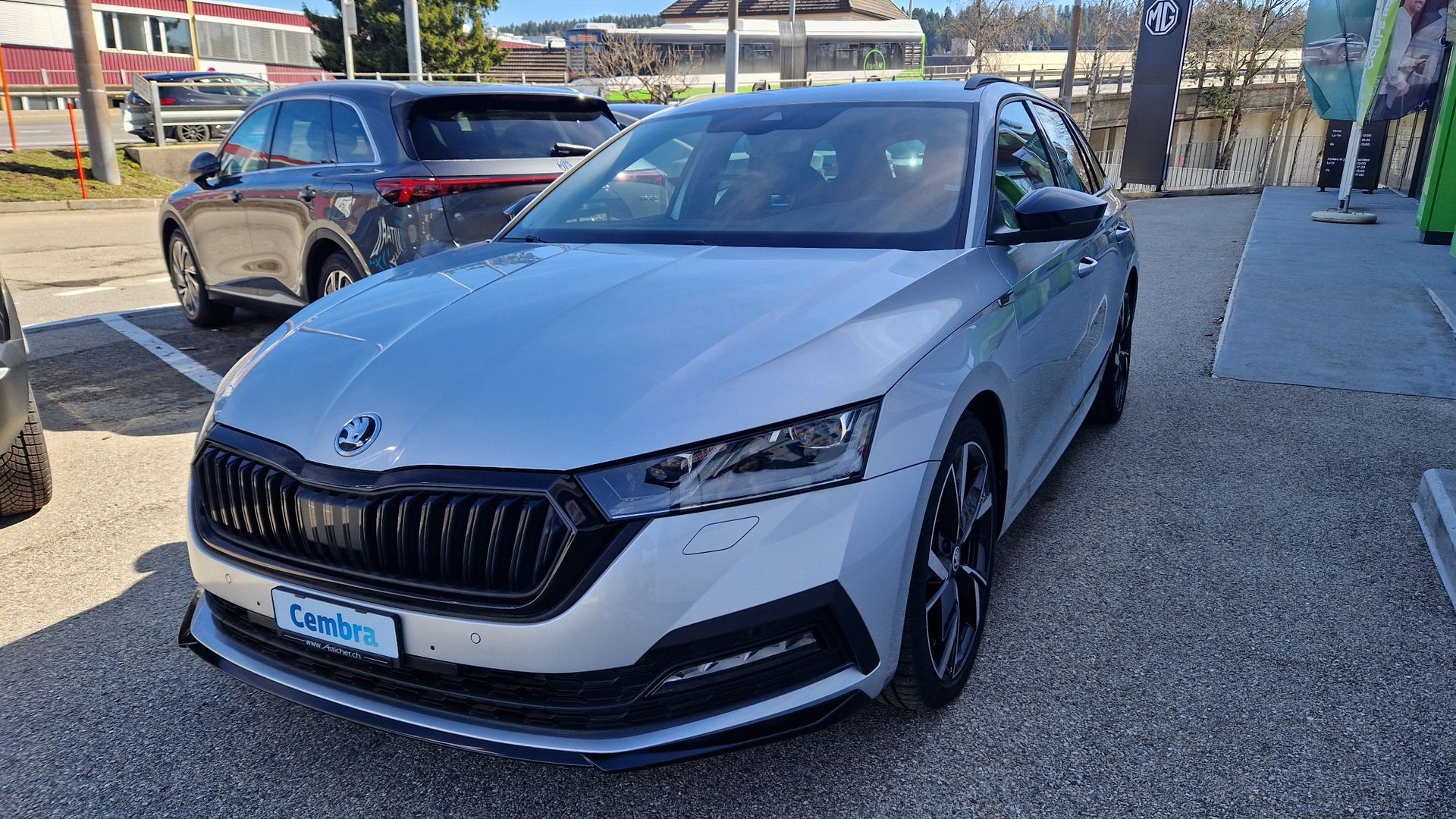 SKODA Octavia Combi 2.0 TSI SportLine DSG 4x4-image-1