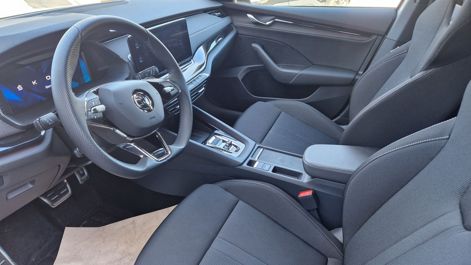 SKODA Octavia Combi 2.0 TSI SportLine DSG 4x4-image-7