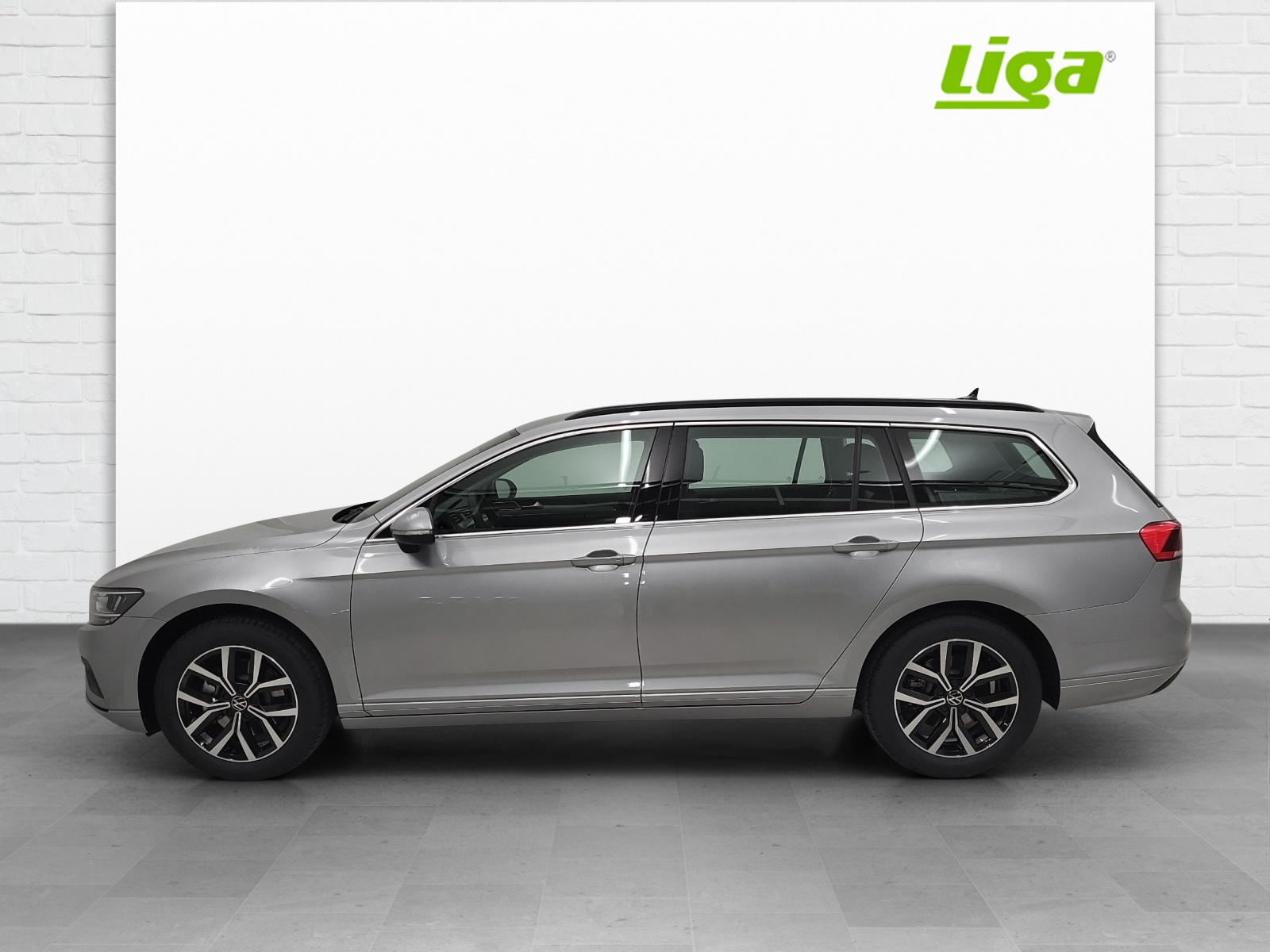 VW Passat Variant 2.0 TDI 150 Business DSG-image-0