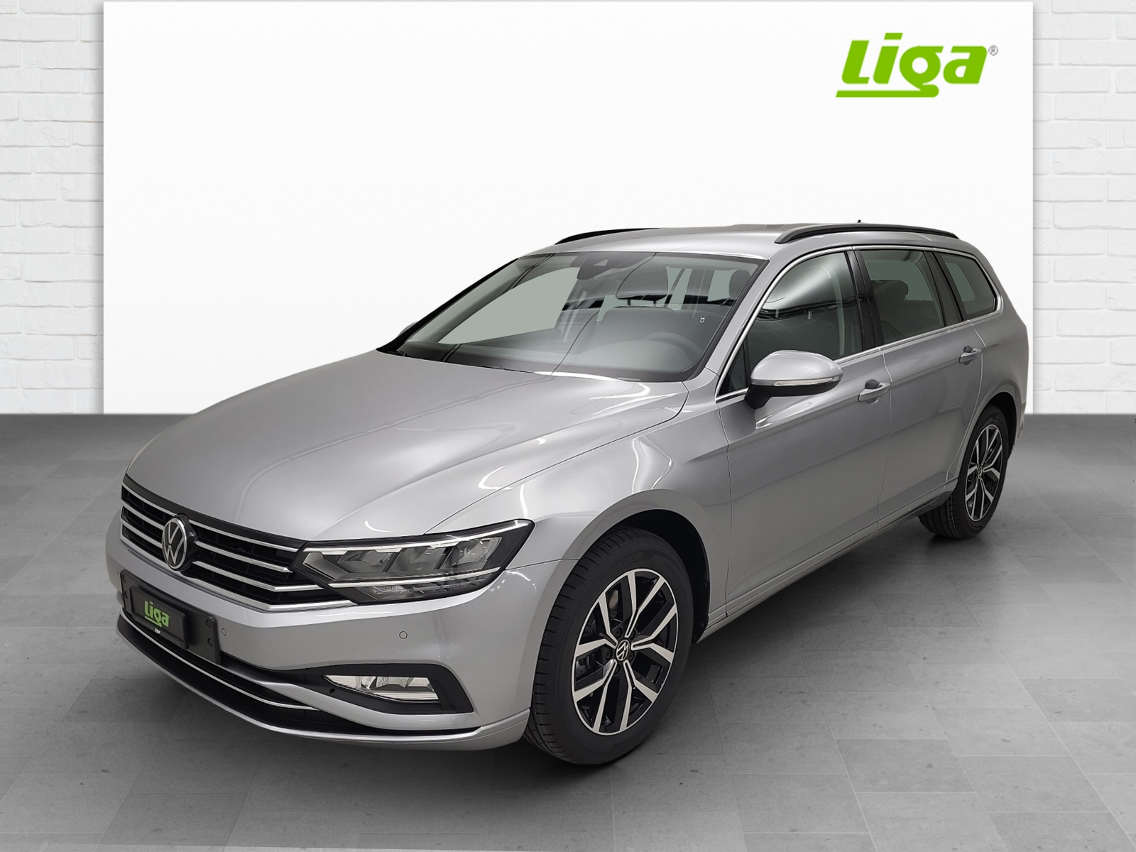 VW Passat Variant 2.0 TDI 150 Business DSG-image-1