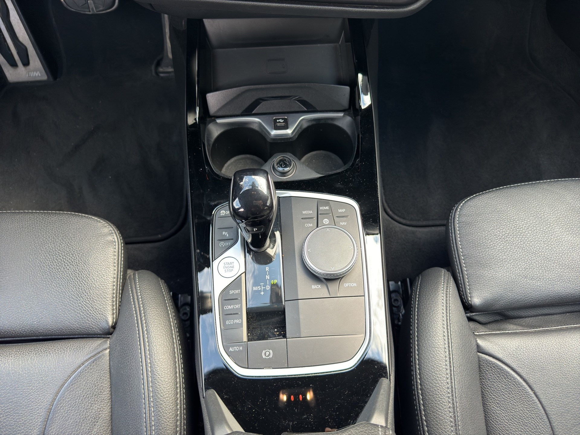 BMW M135i xDrive Steptronic-image-10