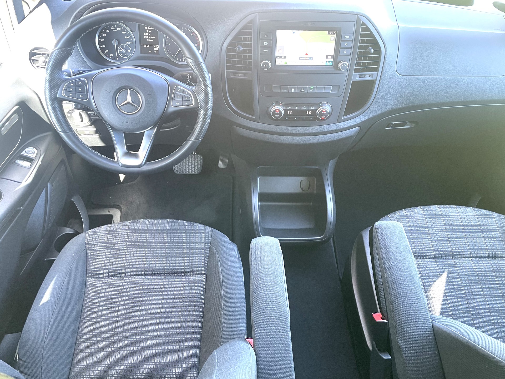MERCEDES-BENZ Vito 116 CDI Lang Select Tourer 4Matic 9G-Tronic-image-2