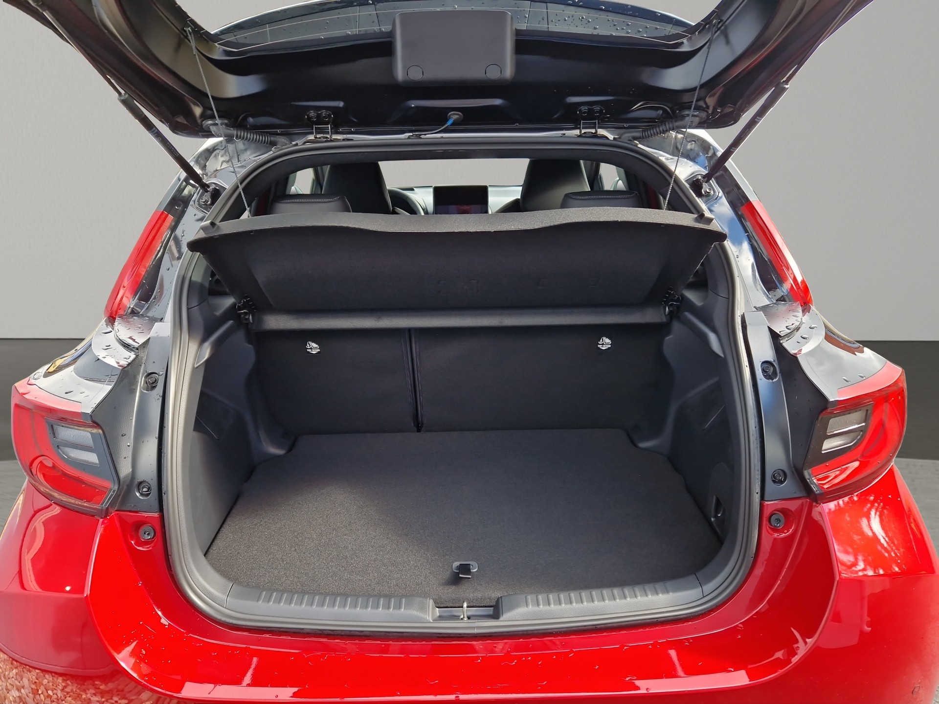 TOYOTA Yaris 1.5 Premium e-CVT-image-5