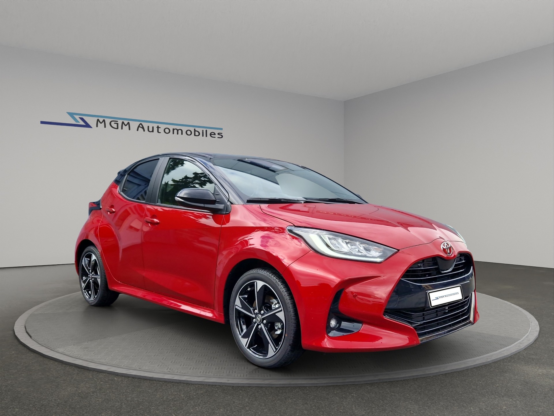 TOYOTA Yaris 1.5 Premium e-CVT-image-1