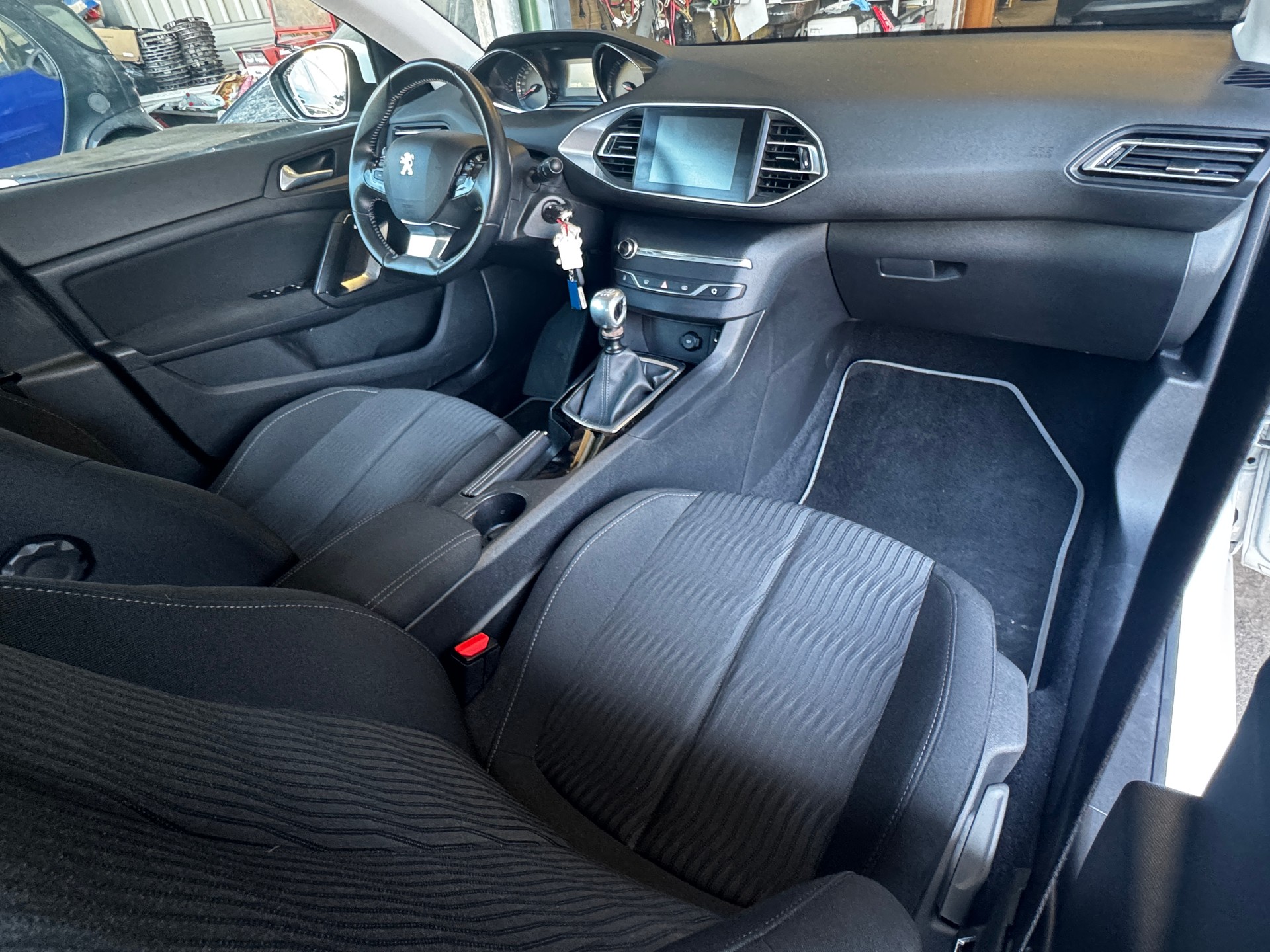 PEUGEOT 308 1.6 BlueHDI Active-image-10