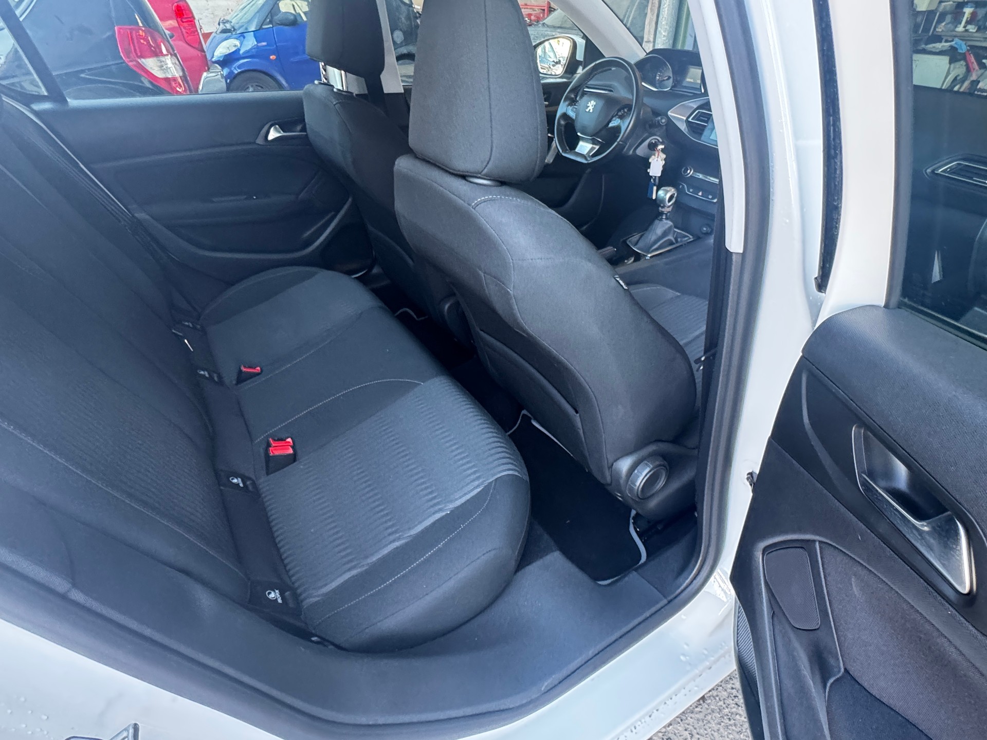 PEUGEOT 308 1.6 BlueHDI Active-image-11