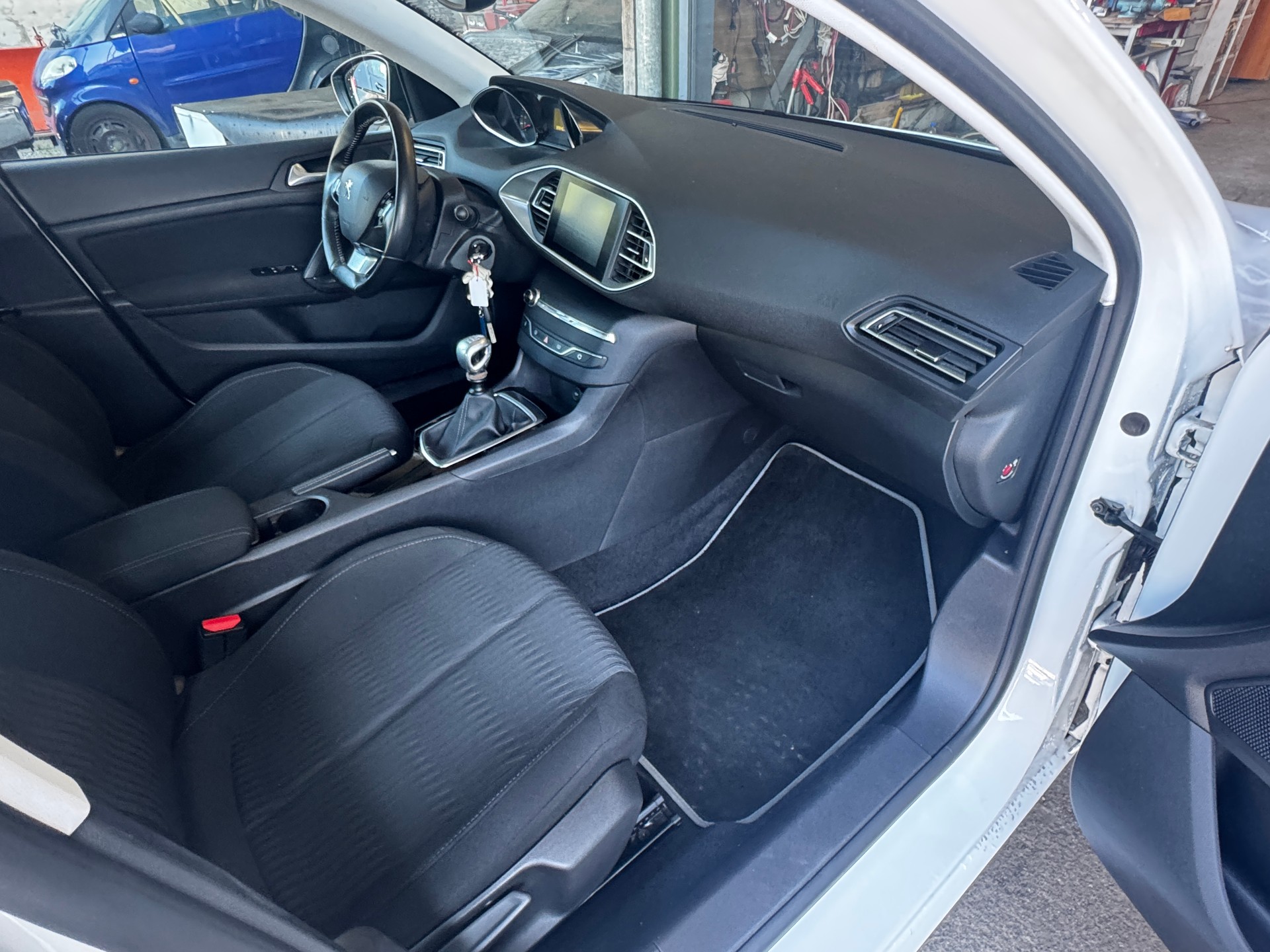 PEUGEOT 308 1.6 BlueHDI Active-image-7