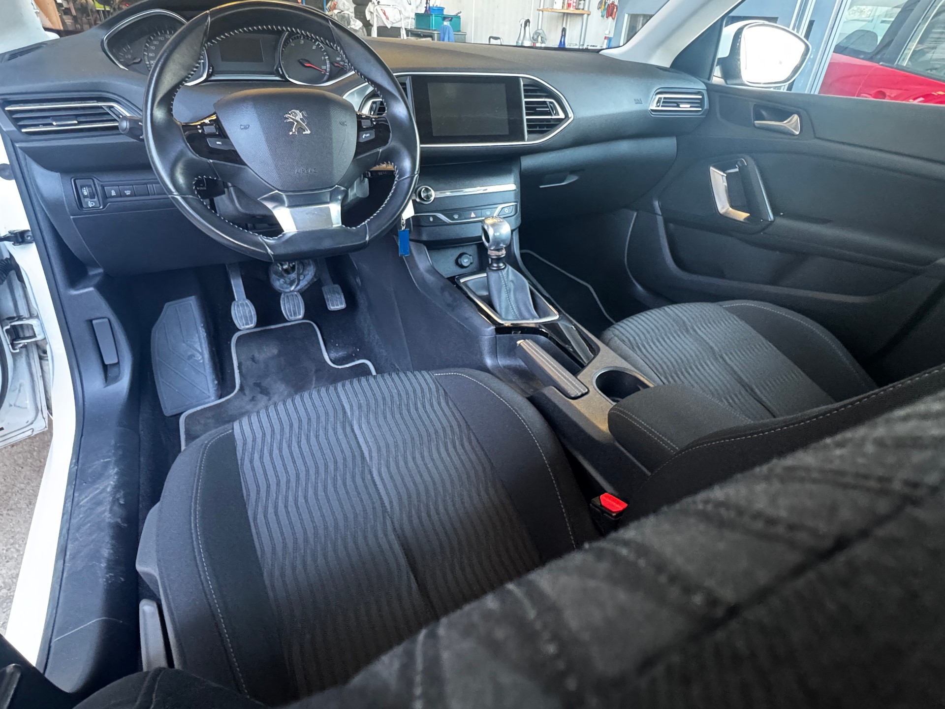 PEUGEOT 308 1.6 BlueHDI Active-image-8