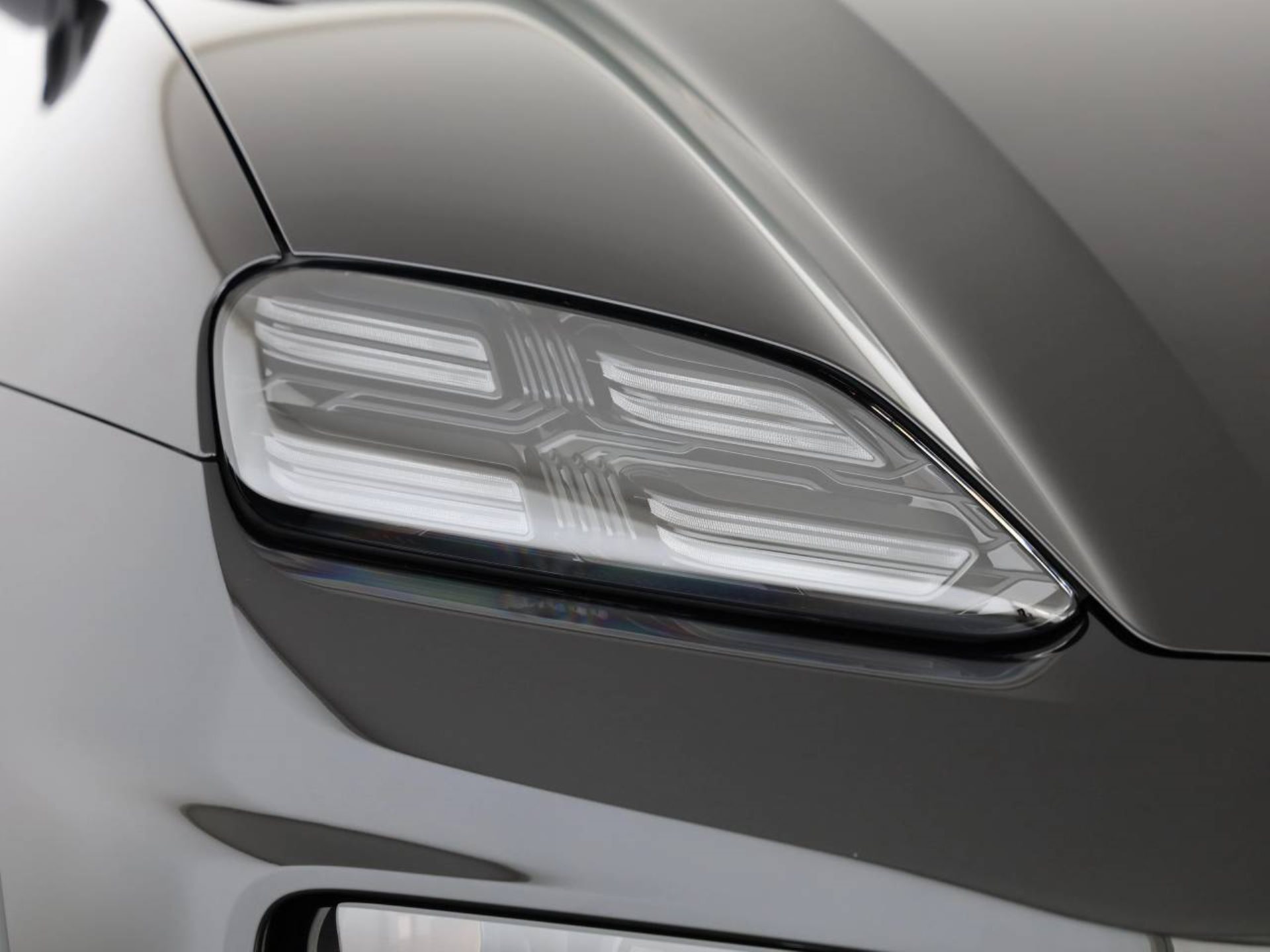 PORSCHE Macan 4S-image-18