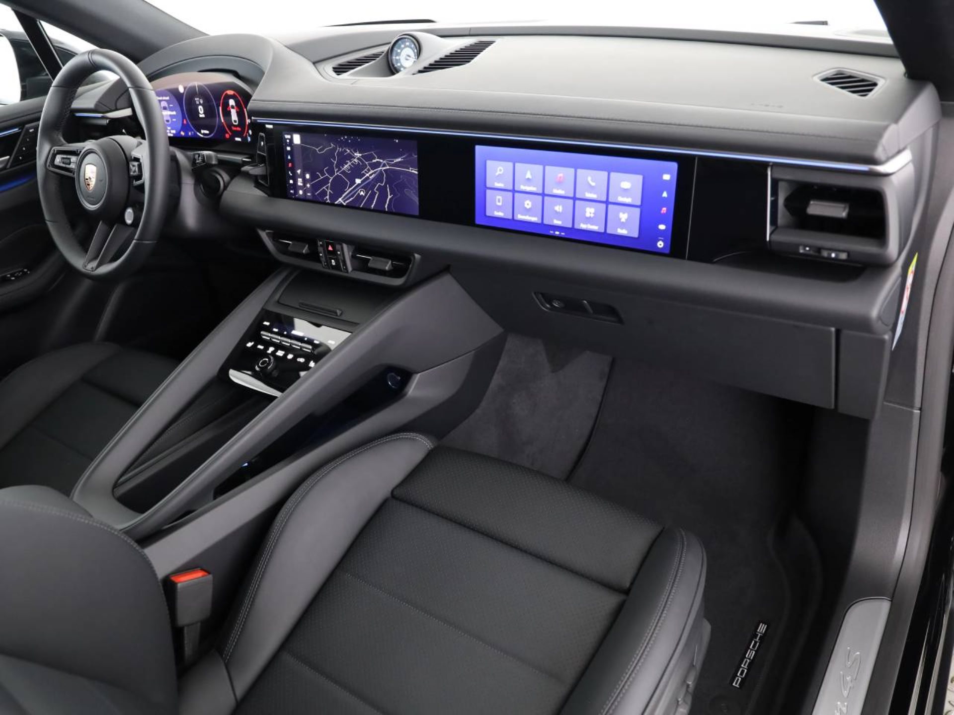PORSCHE Macan 4S-image-13