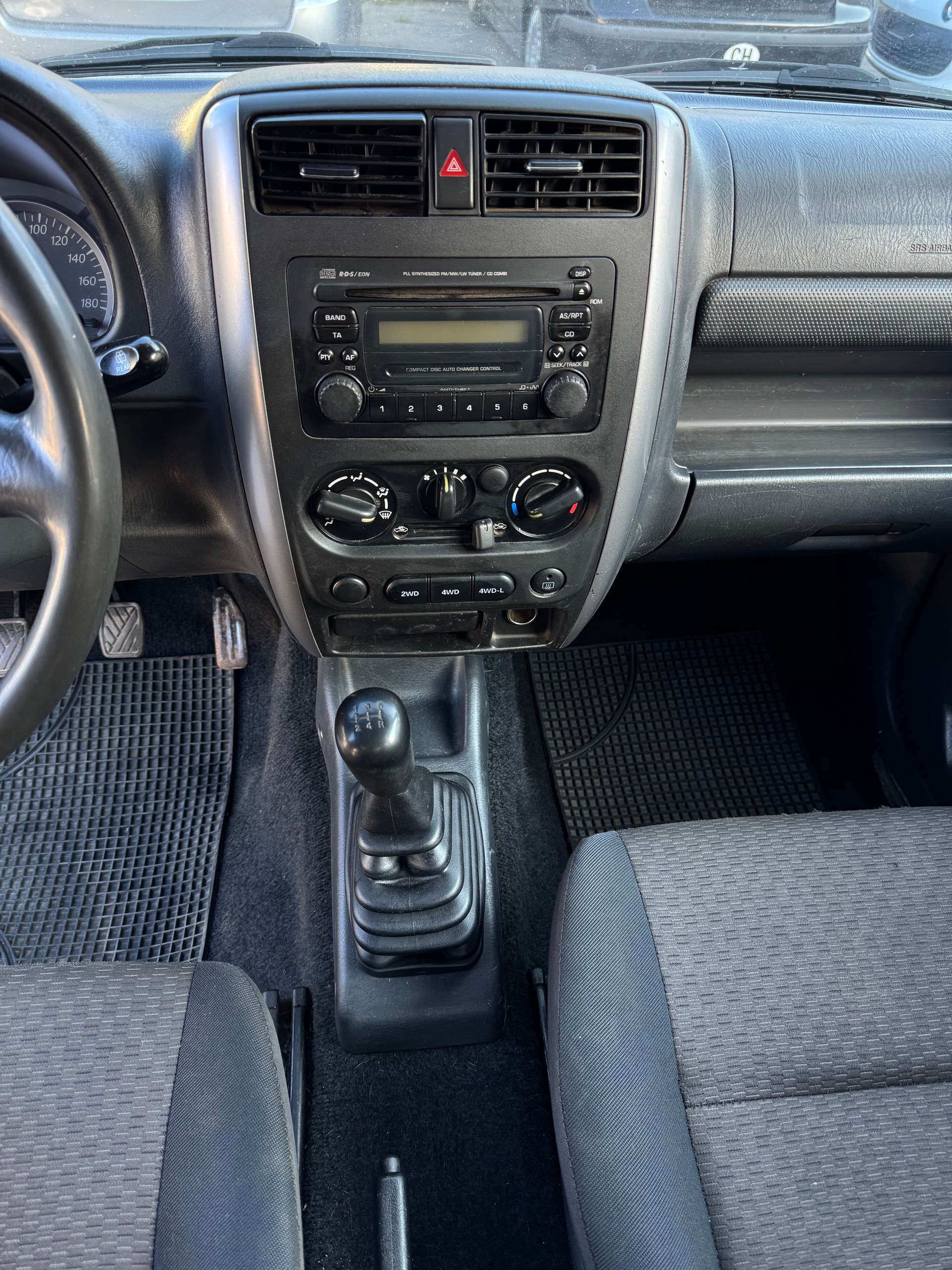 SUZUKI Jimny 1.3 16V GL Top-image-10