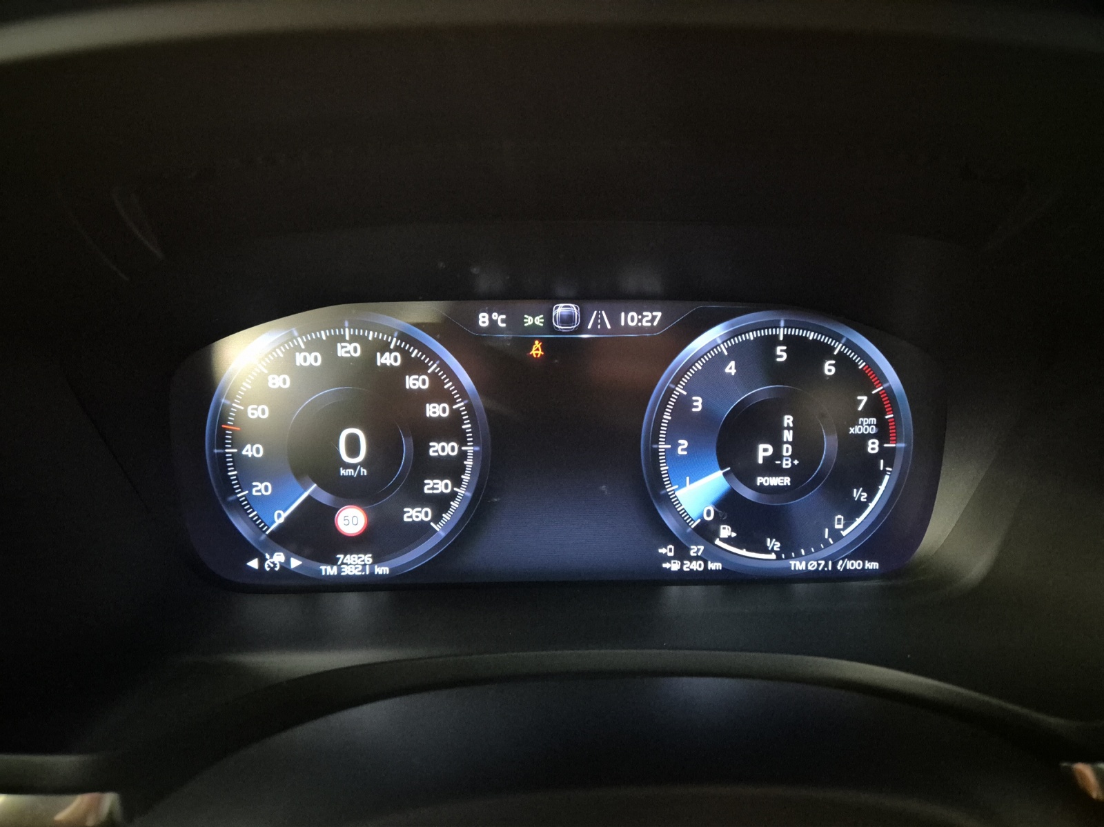 VOLVO V60 2.0 T8 TE R-Design eAWD-image-12