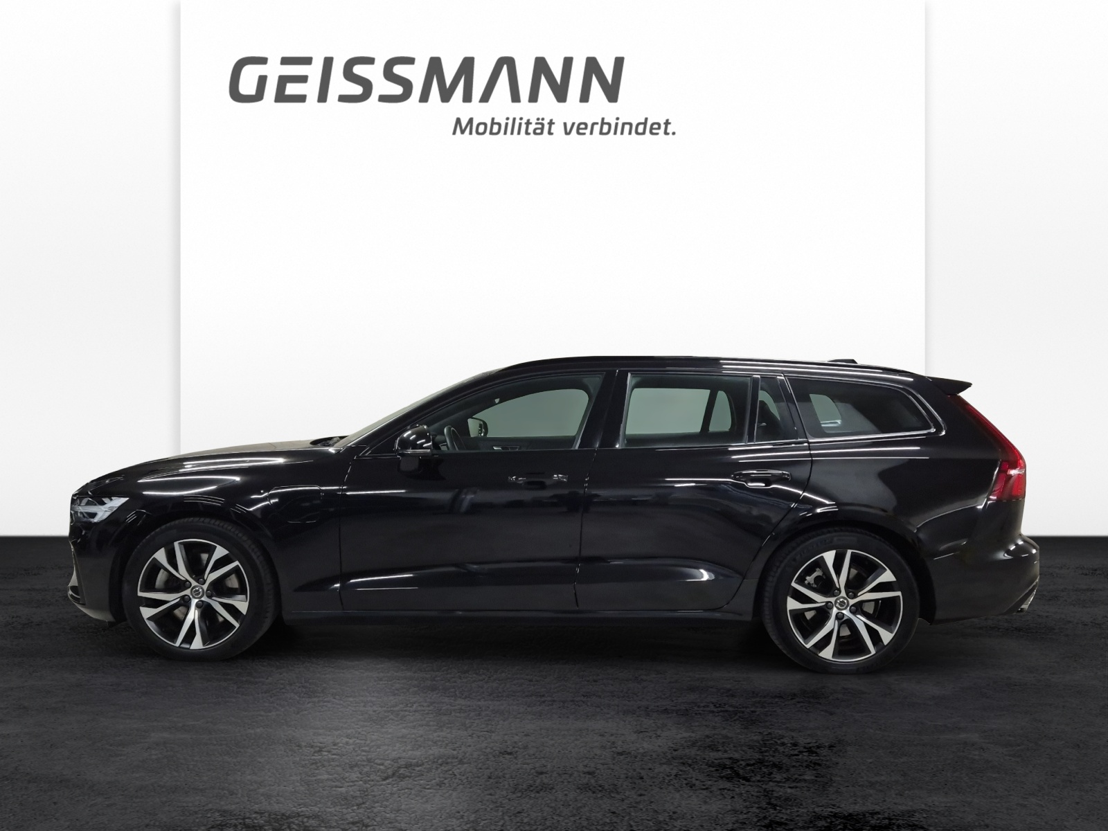 VOLVO V60 2.0 T8 TE R-Design eAWD-image-2