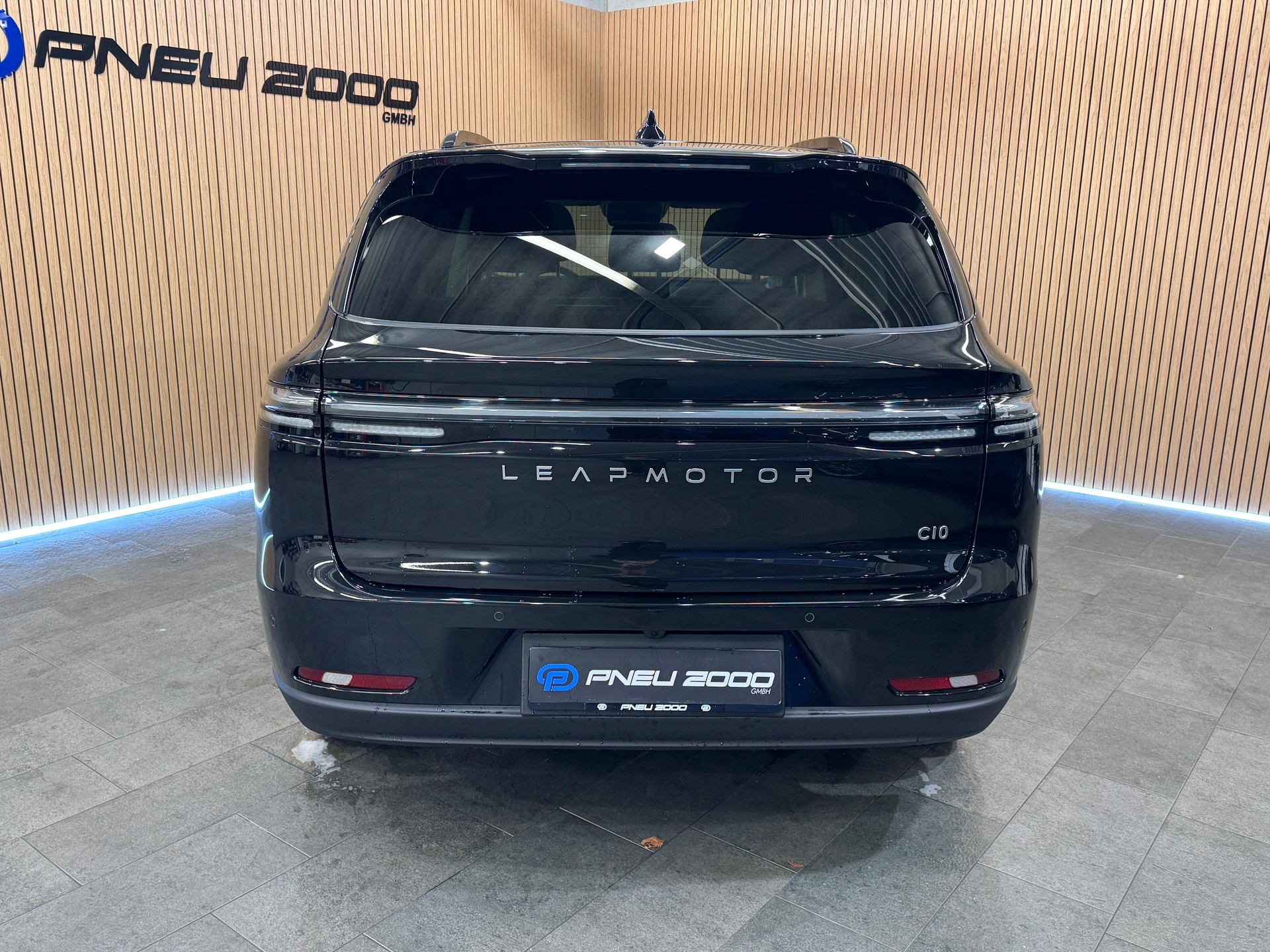 LEAPMOTOR C10 REEV 28kWh Design *Carbonblack*-image-3