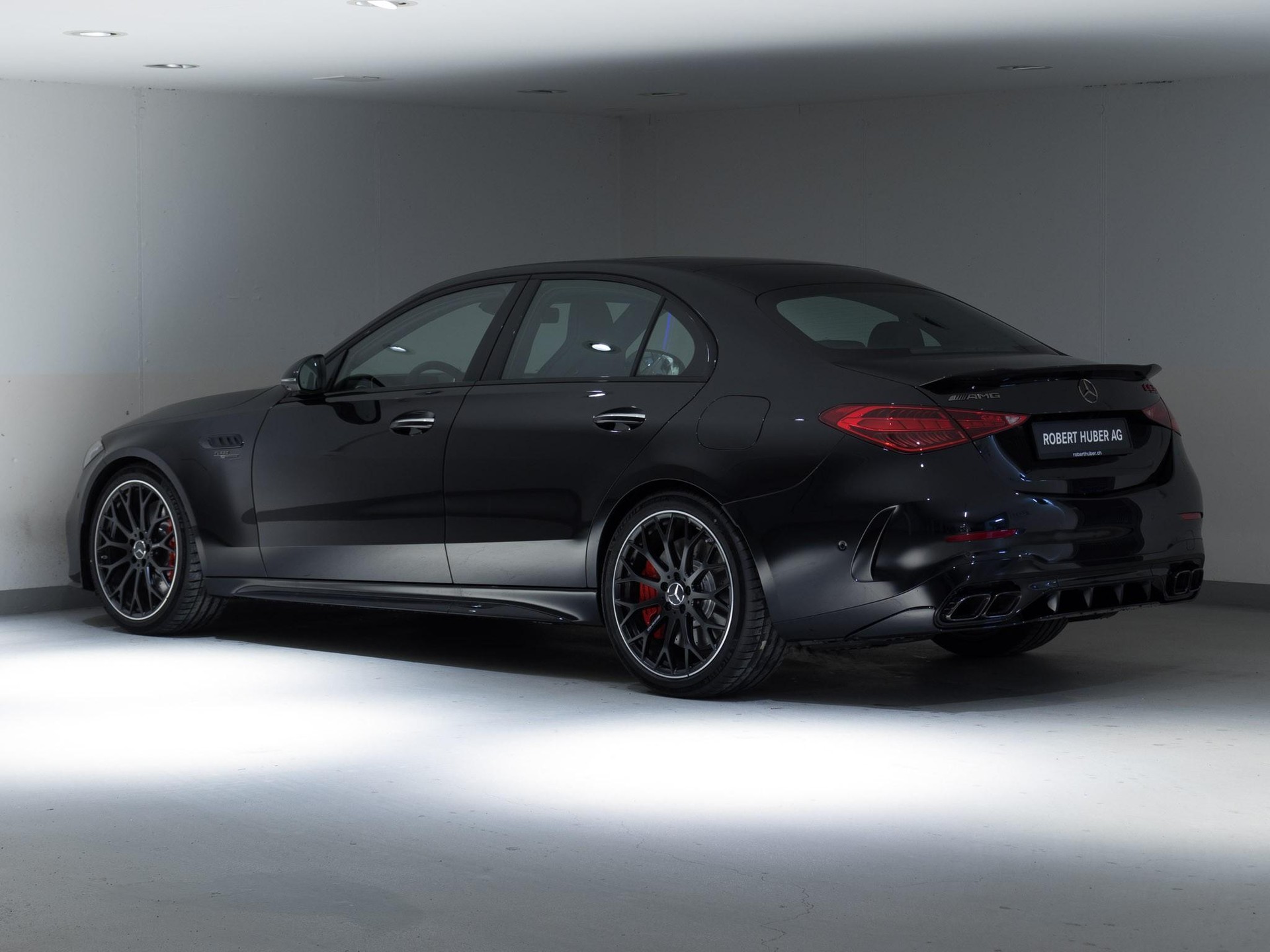 MERCEDES-BENZ C 63 S AMG E Performance 4MATIC-image-4