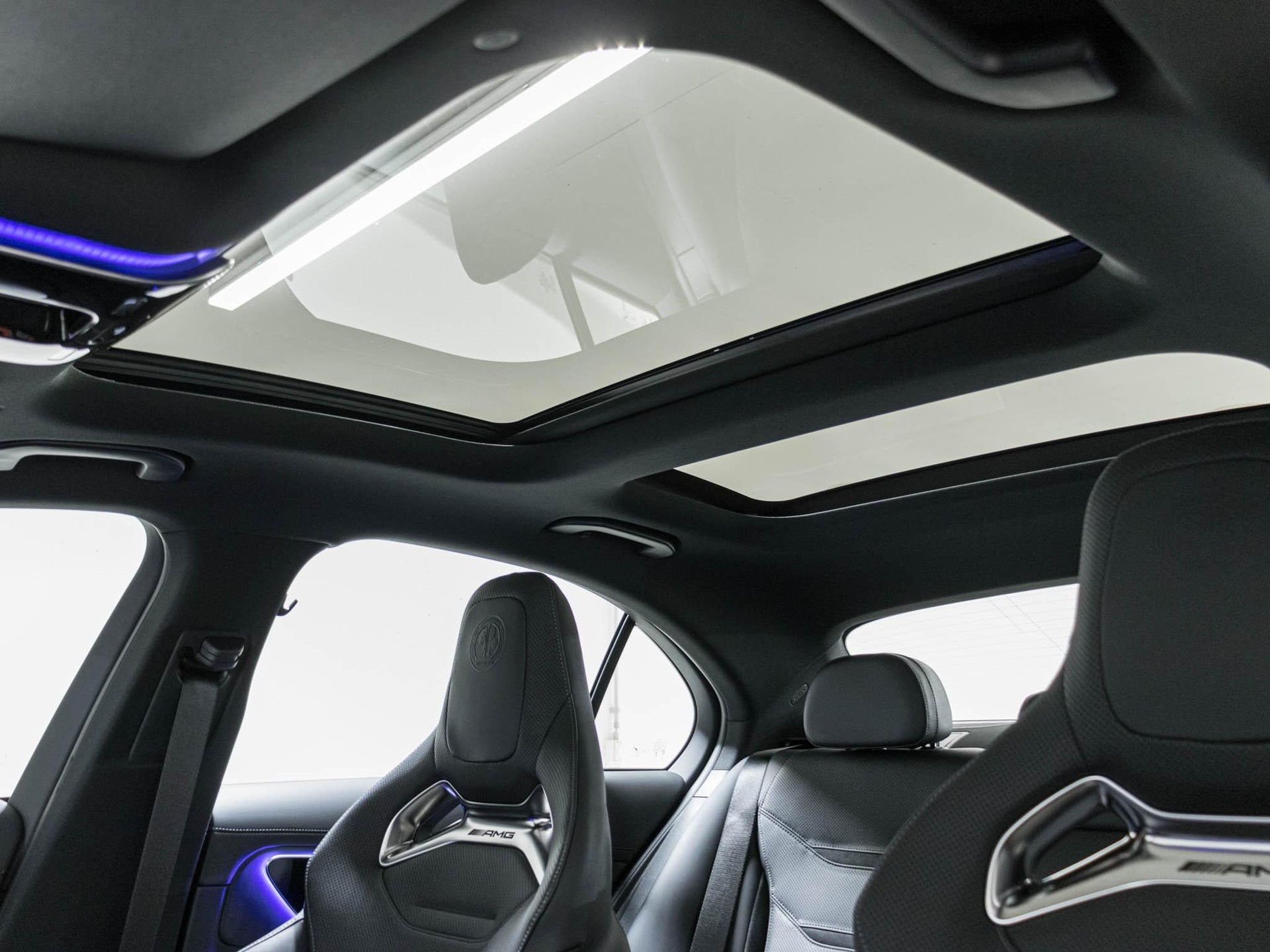 MERCEDES-BENZ C 63 S AMG E Performance 4MATIC-image-9