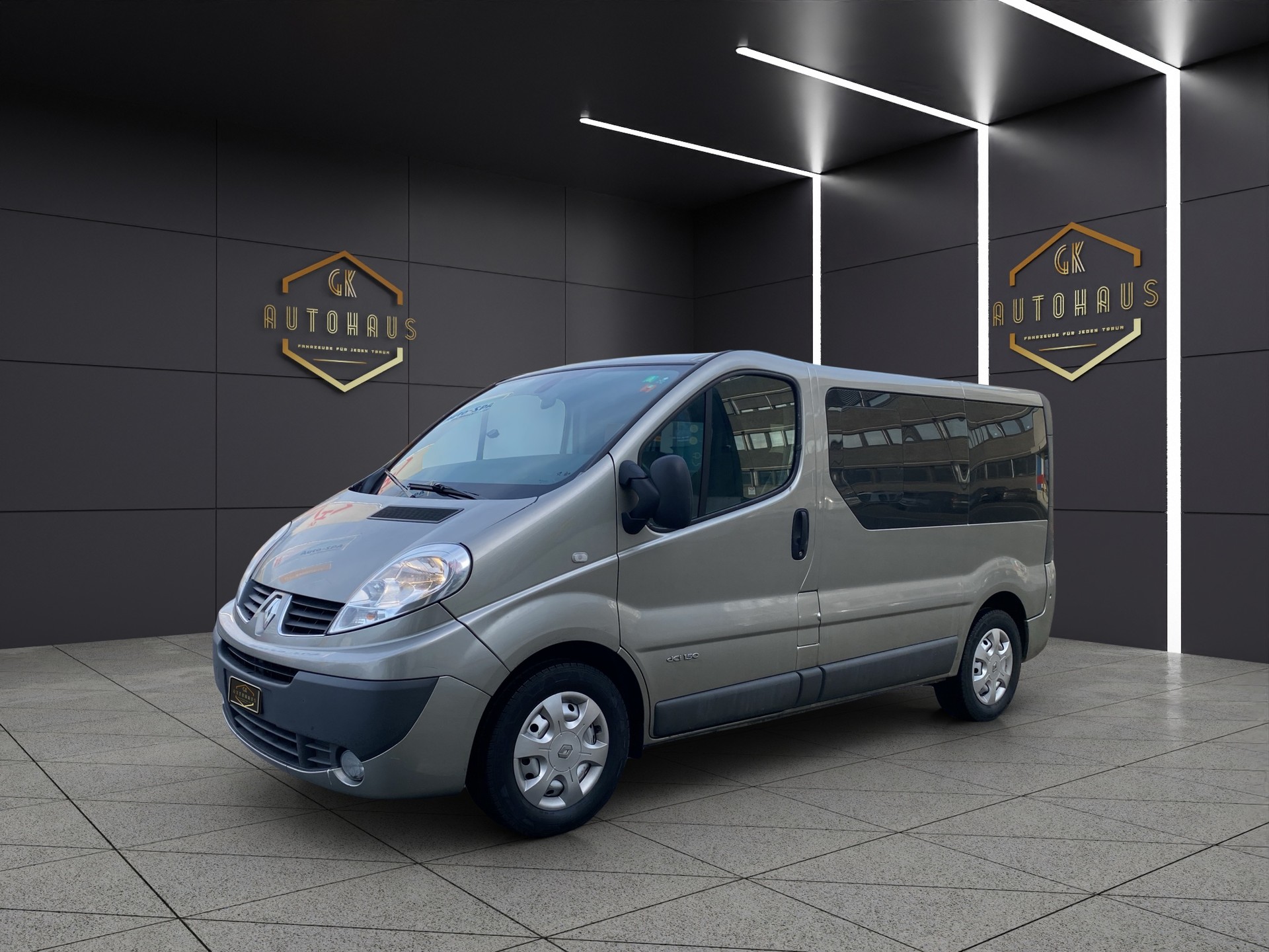 RENAULT Trafic 2.5dCi L1H1 Passenger Expression-image-0