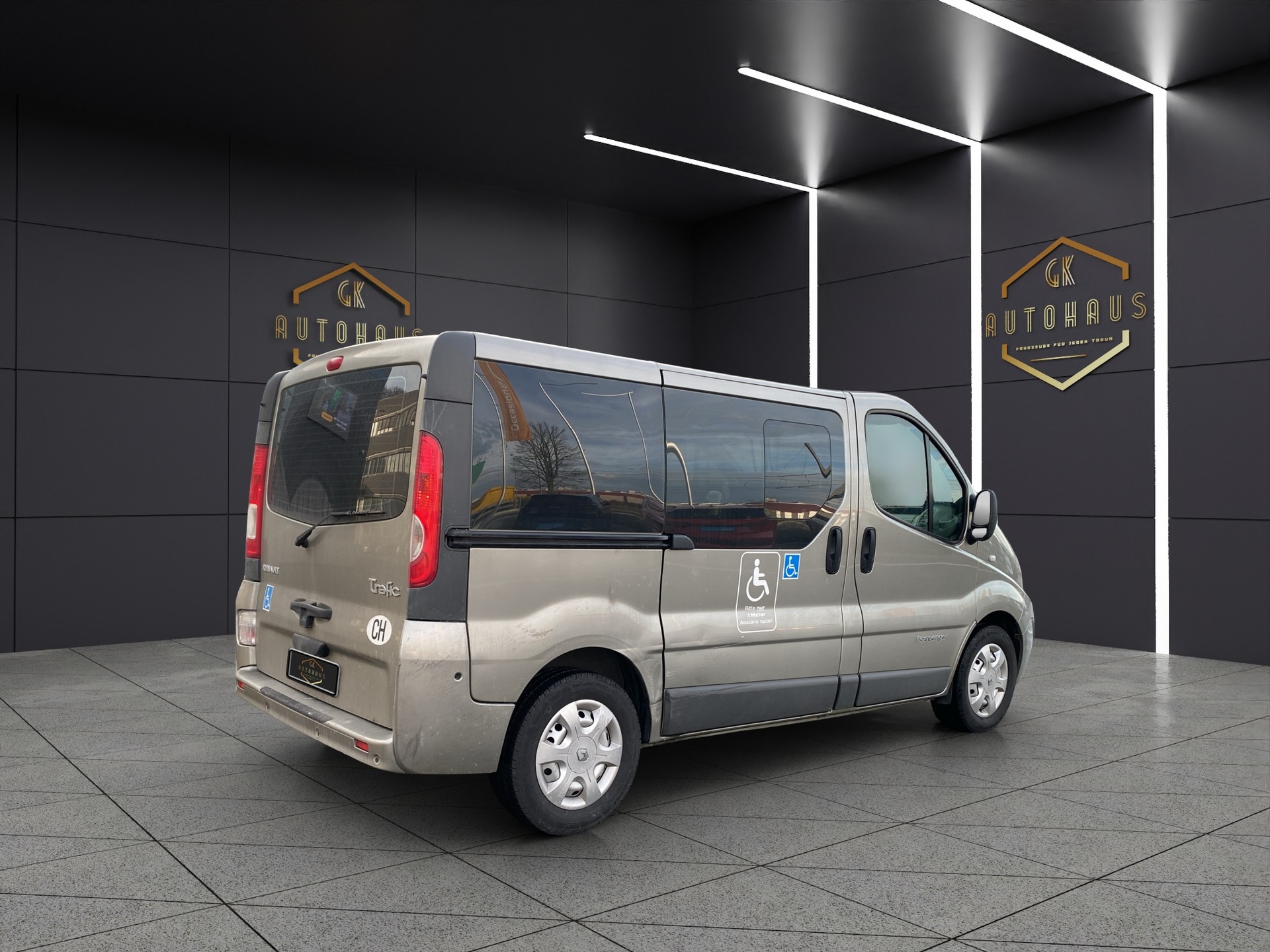RENAULT Trafic 2.5dCi L1H1 Passenger Expression-image-4