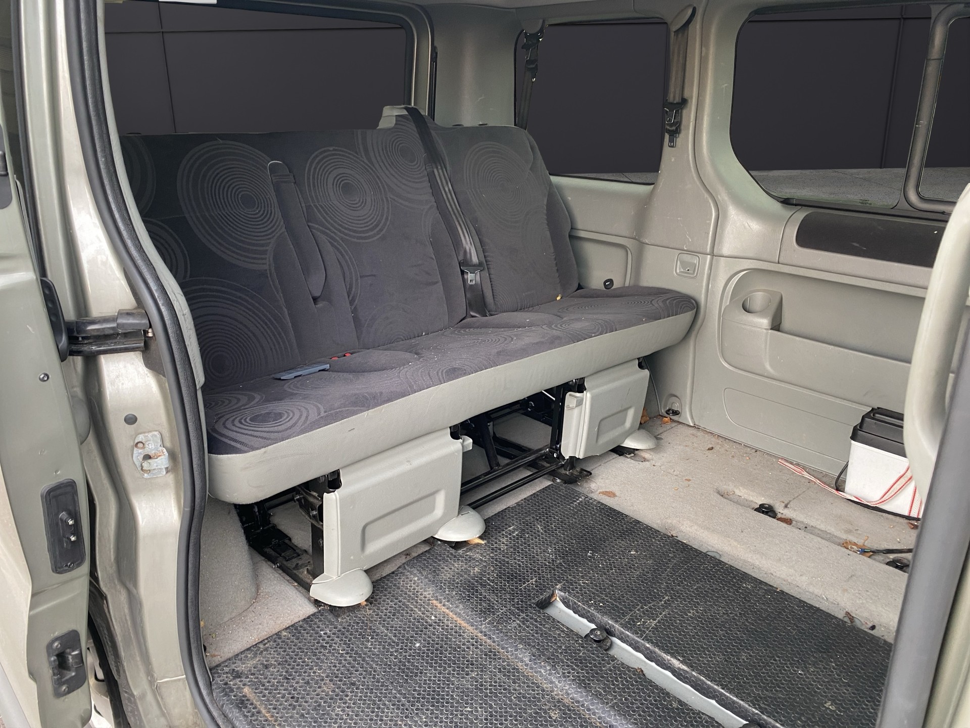 RENAULT Trafic 2.5dCi L1H1 Passenger Expression-image-14
