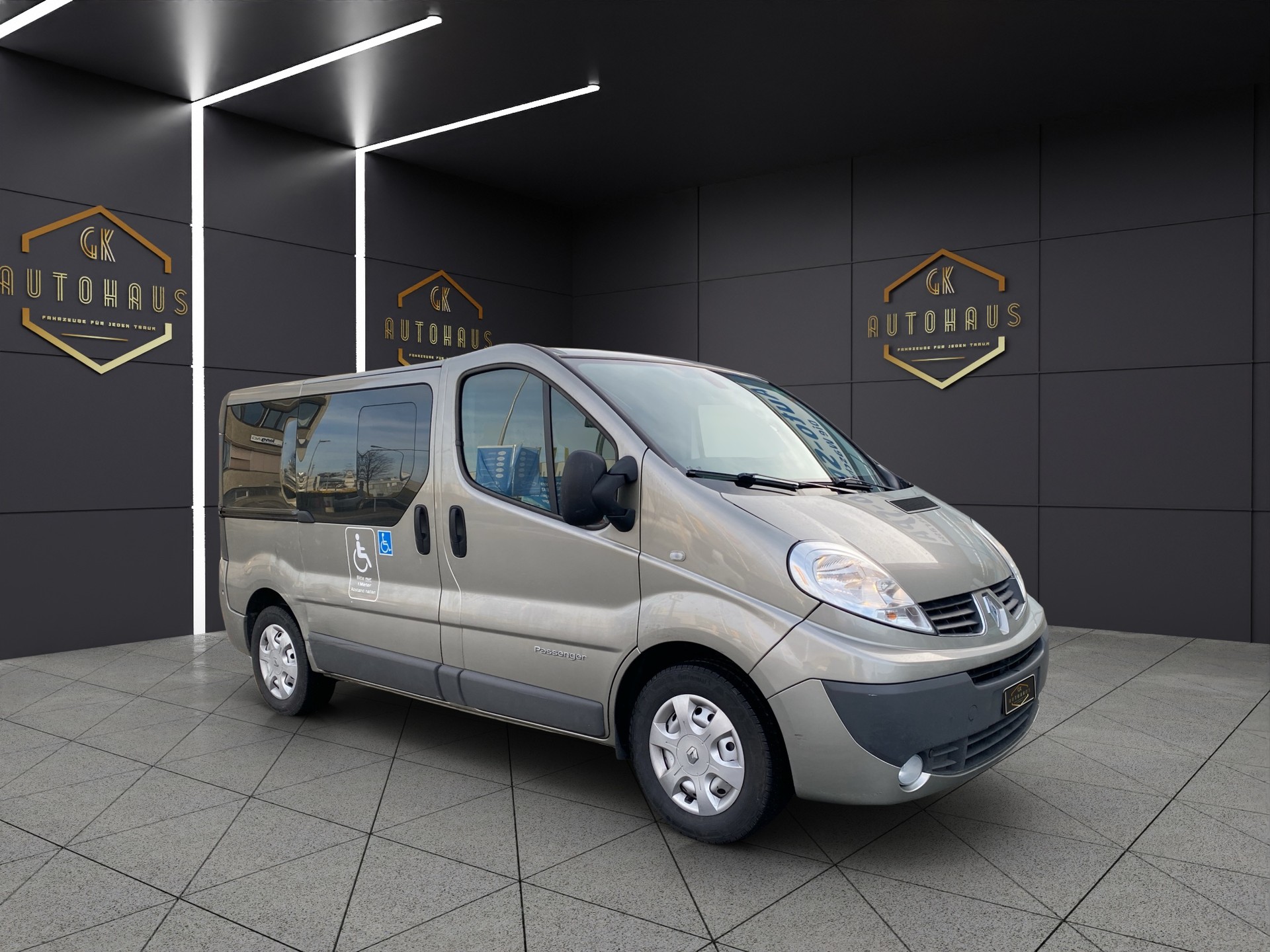 RENAULT Trafic 2.5dCi L1H1 Passenger Expression-image-6
