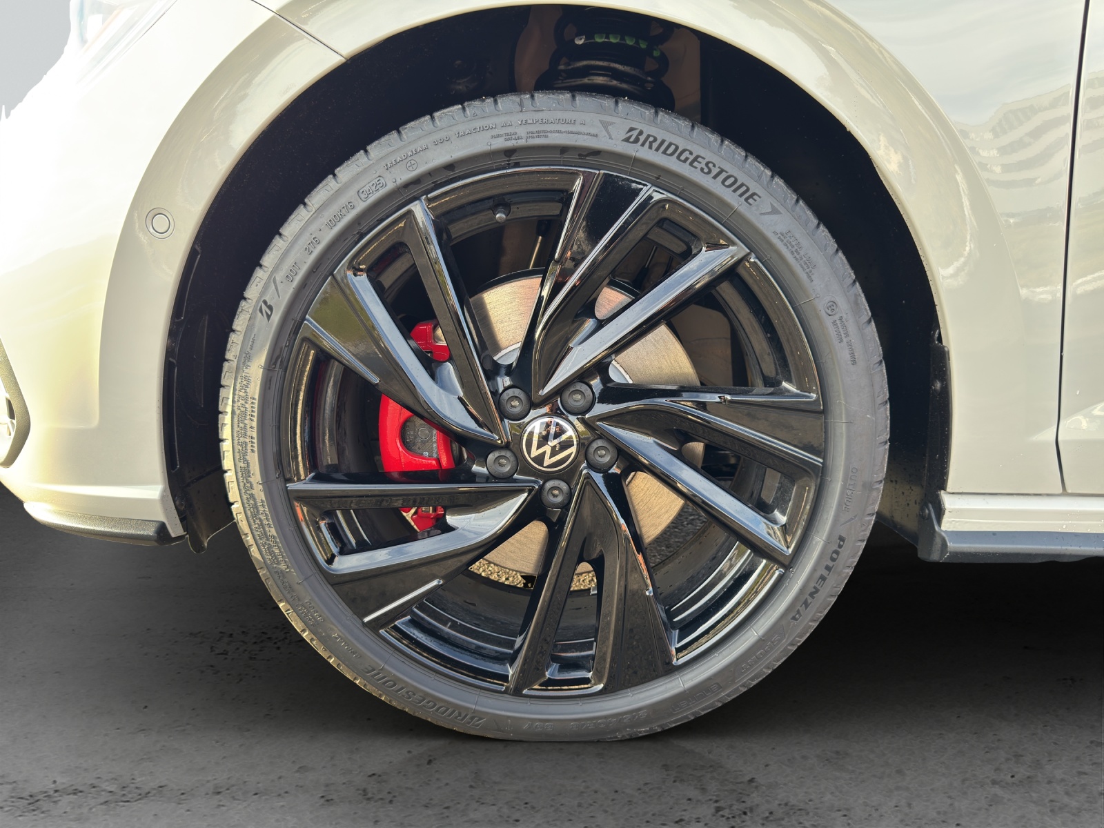 VW Polo 2.0 TSI GTI DSG-image-10