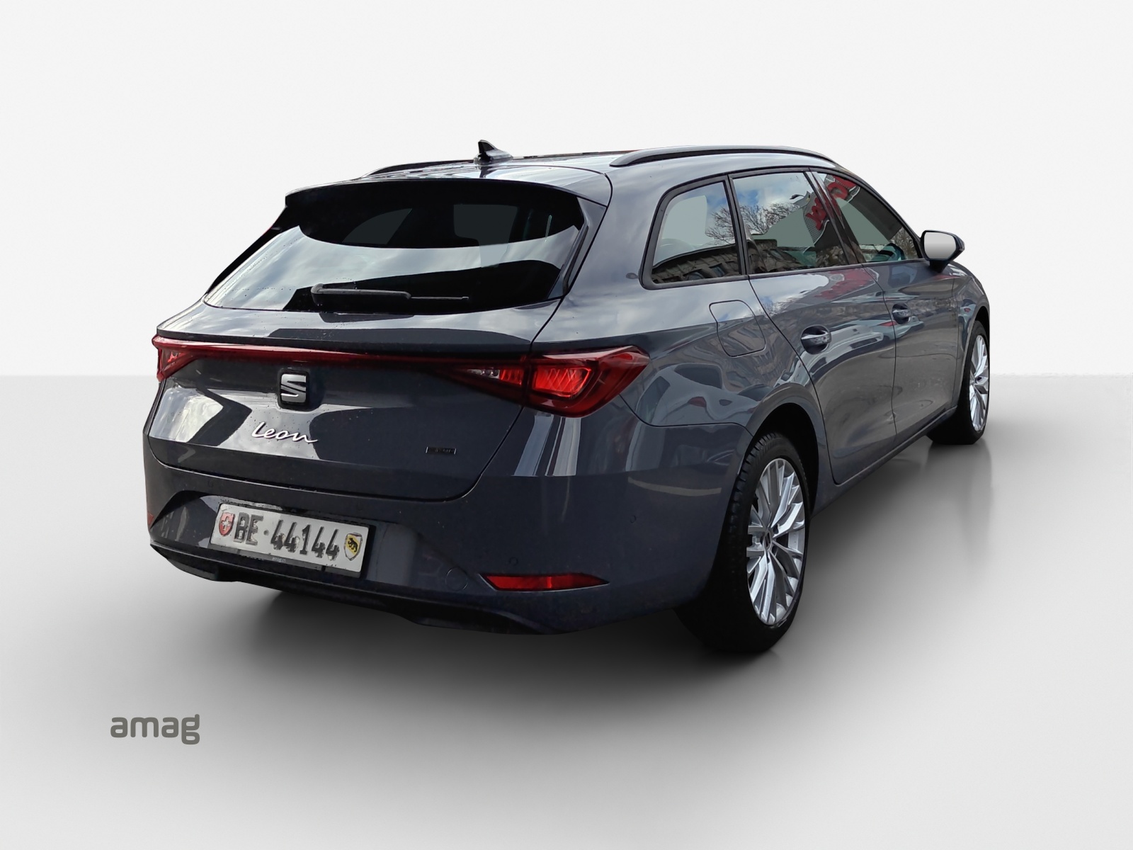 SEAT Leon ST 1.5 eHybrid pHEV DSG Business Edition-image-5