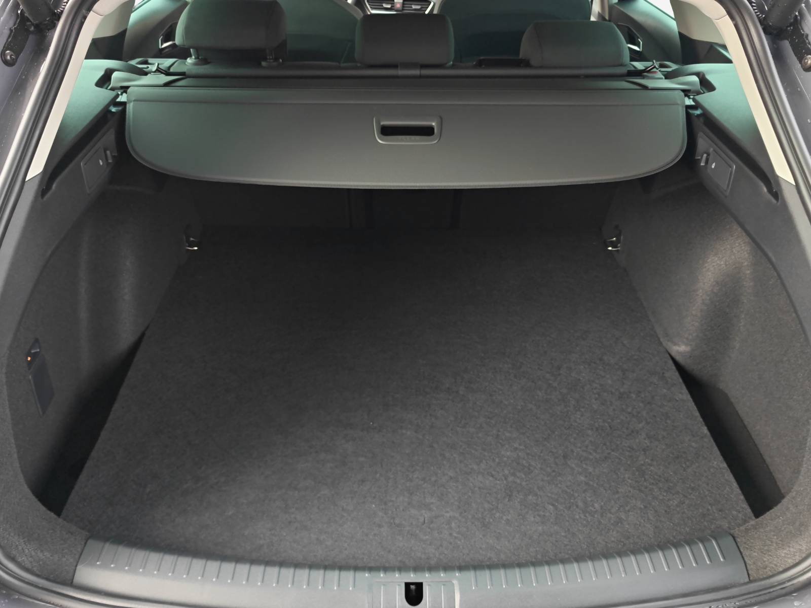 SEAT Leon ST 1.5 eHybrid pHEV DSG Business Edition-image-13