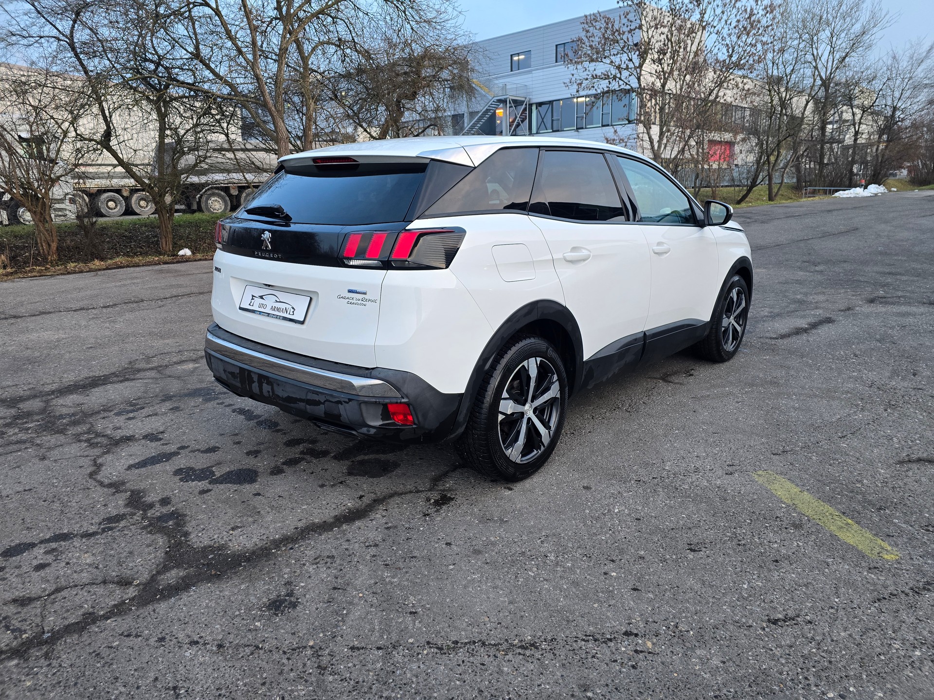 PEUGEOT 3008 1.2 PureTech Access-image-4