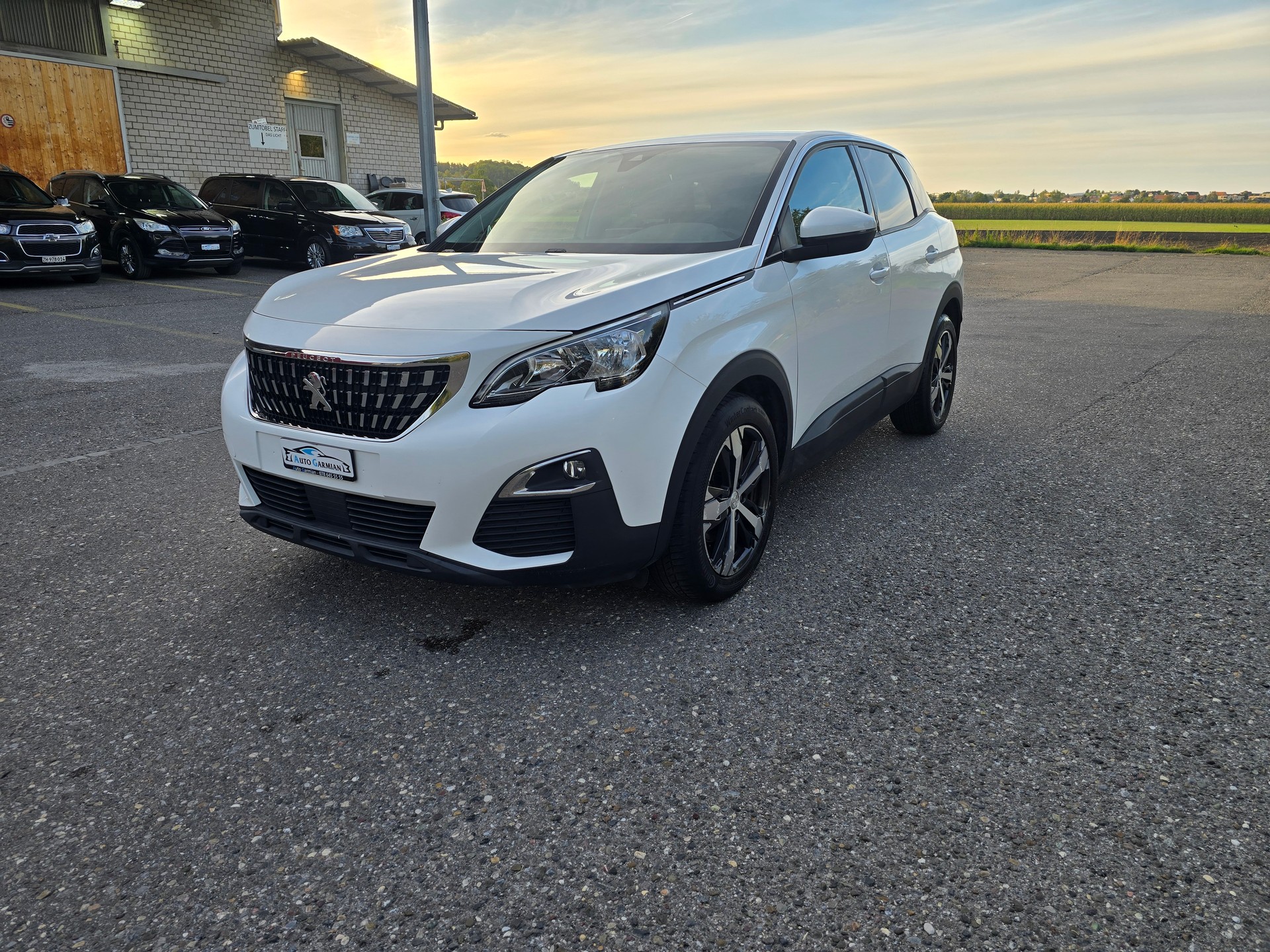 PEUGEOT 3008 1.2 PureTech Access-image-2