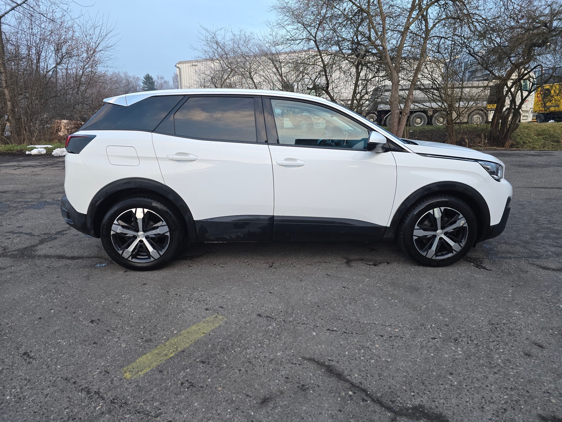 PEUGEOT 3008 1.2 PureTech Access-image-7