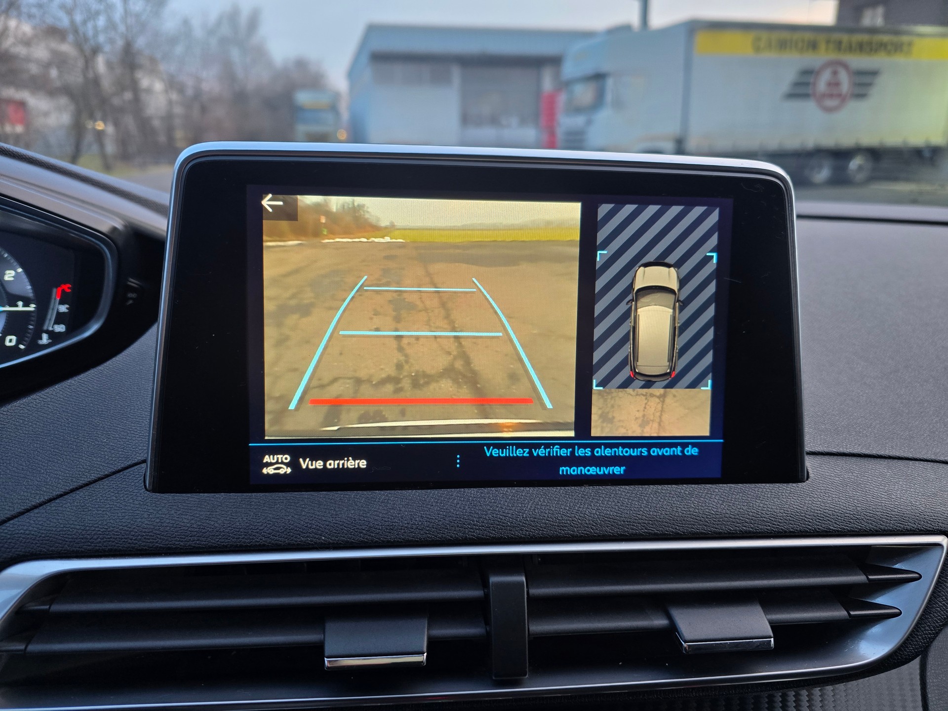 PEUGEOT 3008 1.2 PureTech Access-image-21