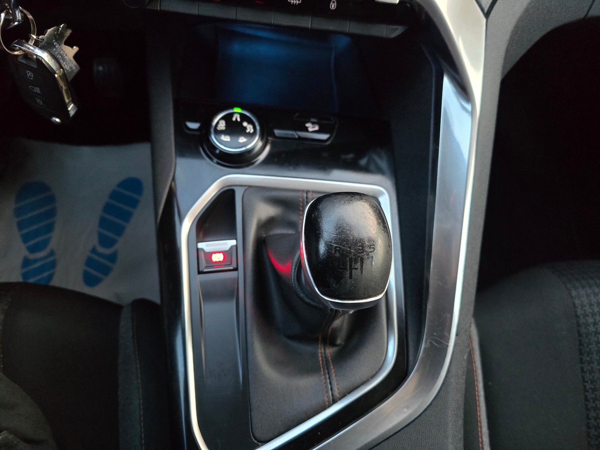 PEUGEOT 3008 1.2 PureTech Access-image-17