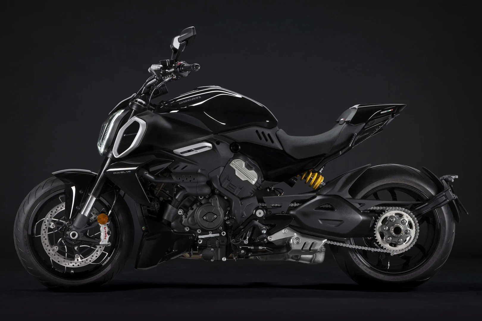 DUCATI Diavel V4