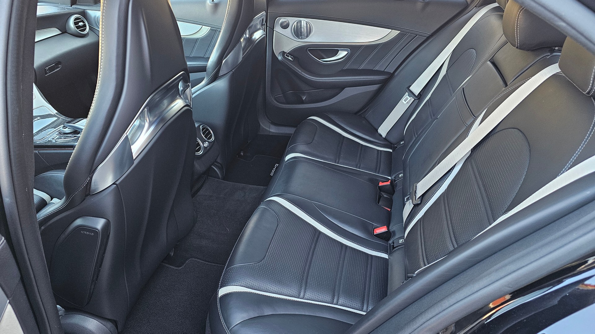 MERCEDES-BENZ C 63 S AMG Speedshift-image-10