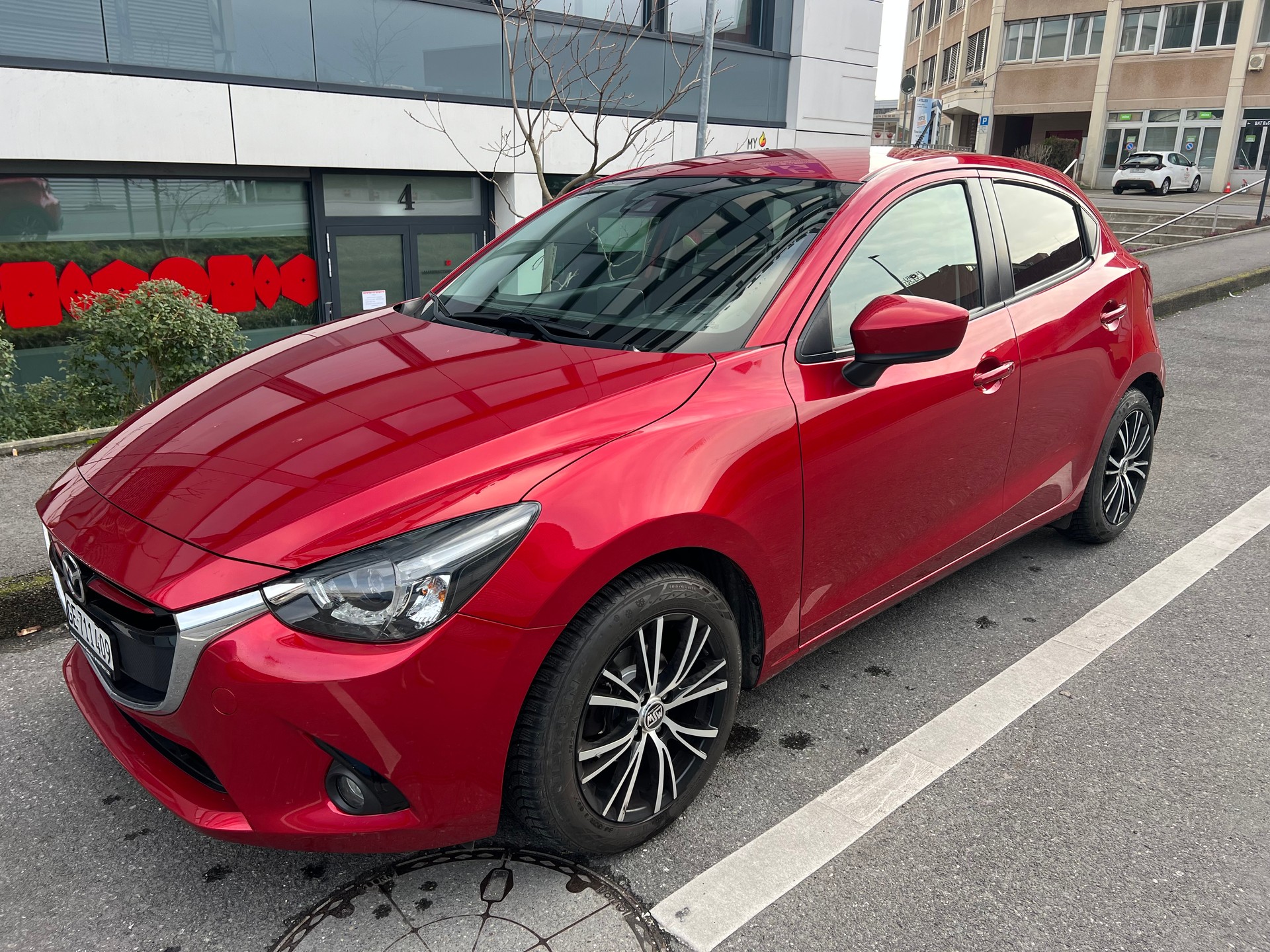 MAZDA 2 1.5i 16V Skyactiv-G Revolution-image-2