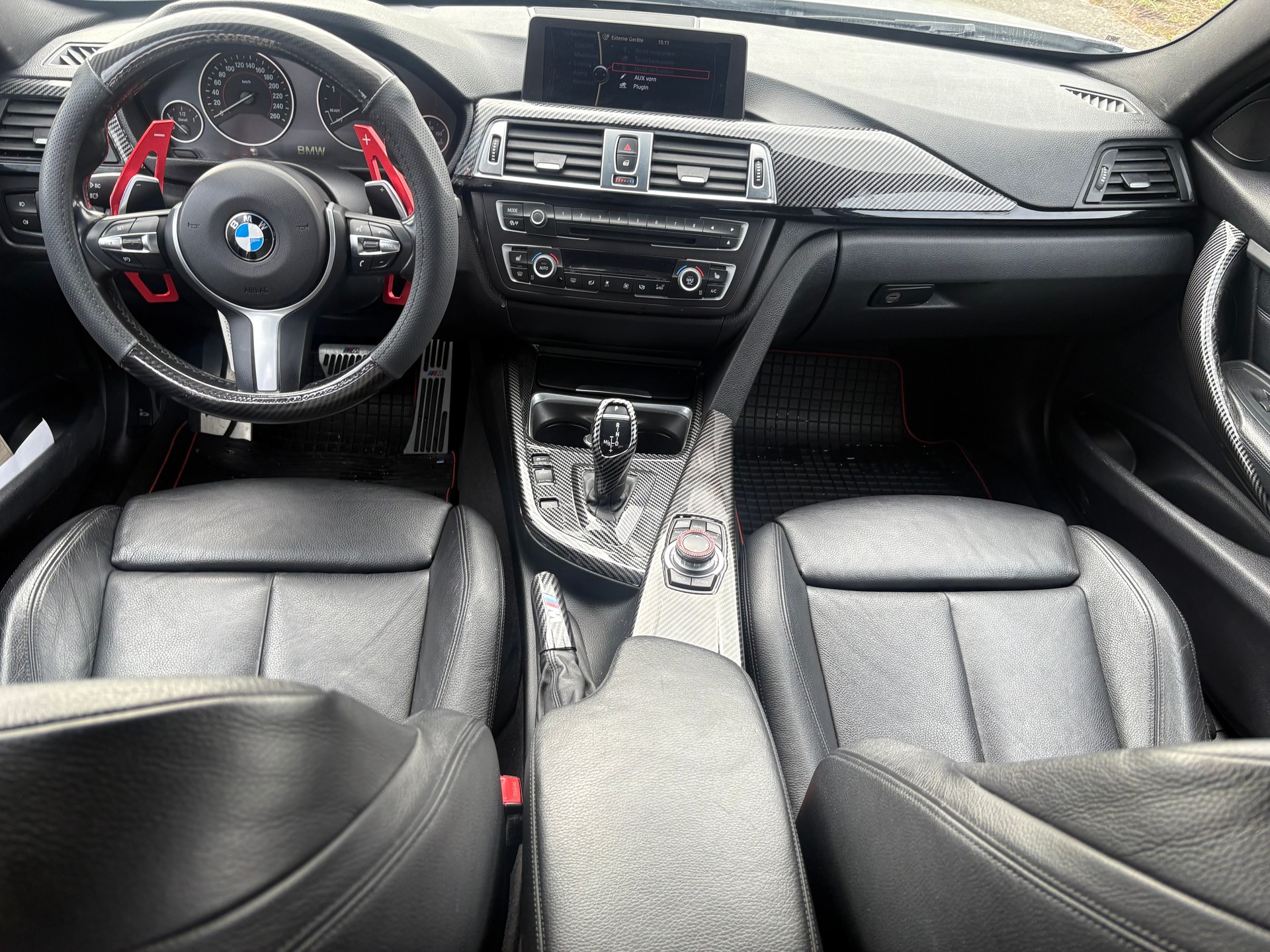 BMW 320d Sport Line Steptronic-image-11