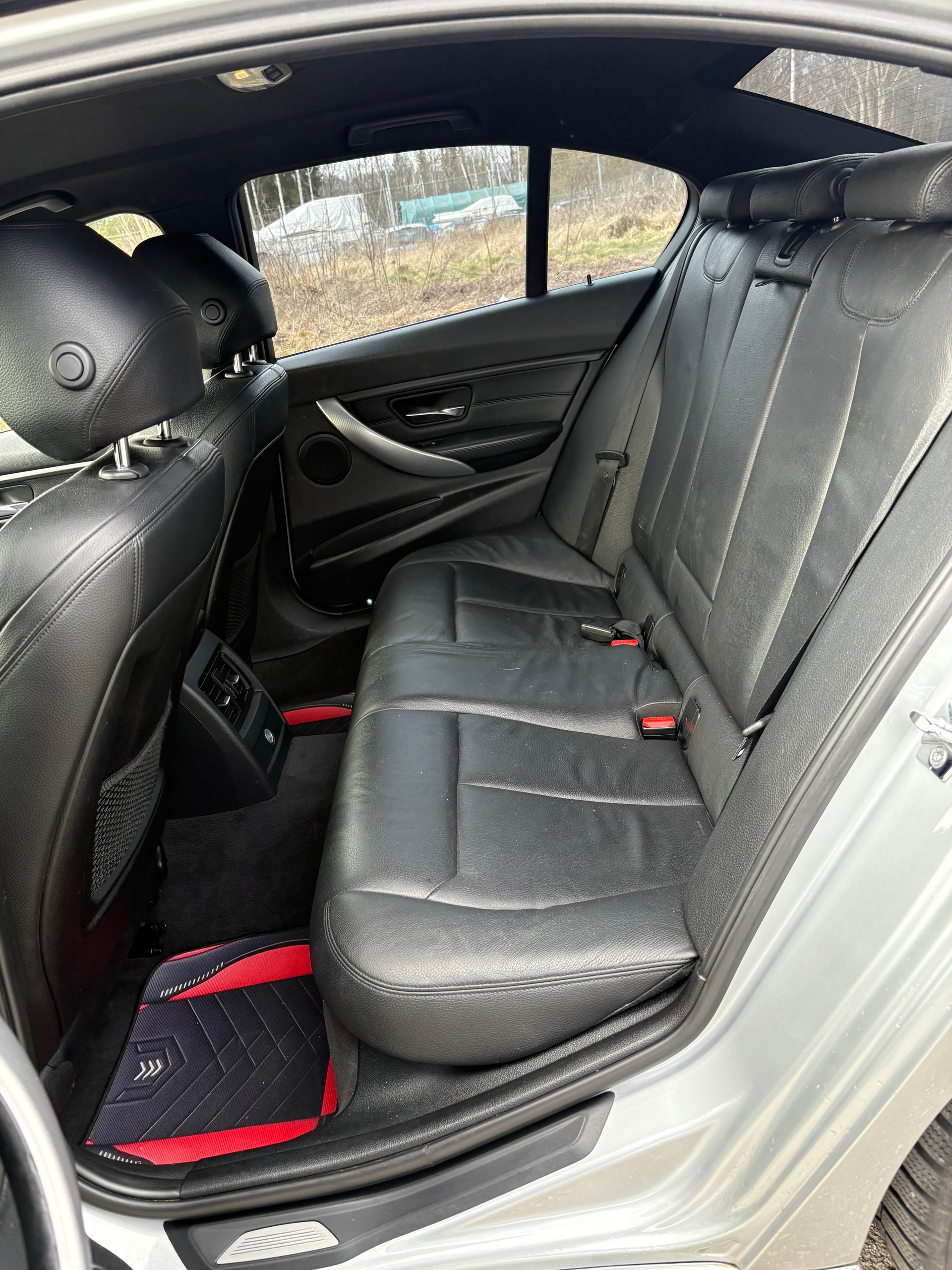 BMW 320d Sport Line Steptronic-image-13