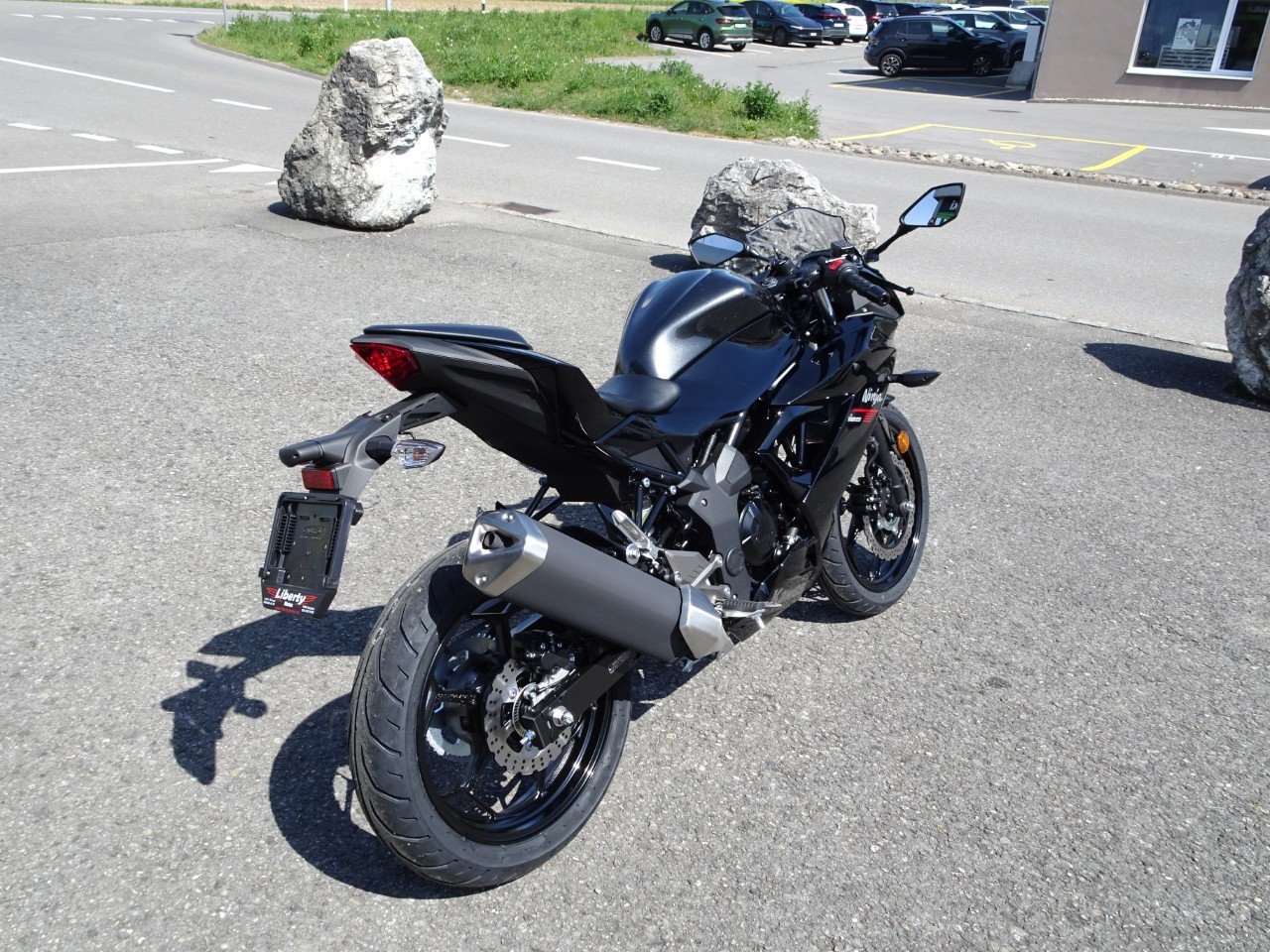 KAWASAKI Ninja 125-image-4