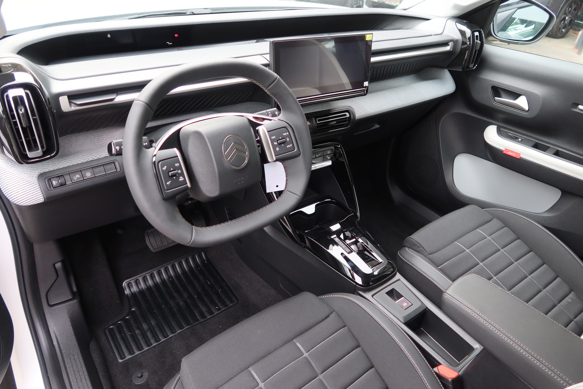 CITROEN C3 1.2i MHEV Plus DCS6-image-8