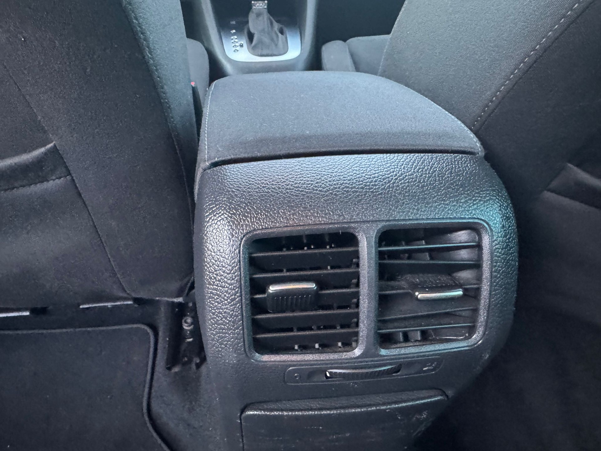 VW Golf 1.8 TSI Highline DSG-image-15