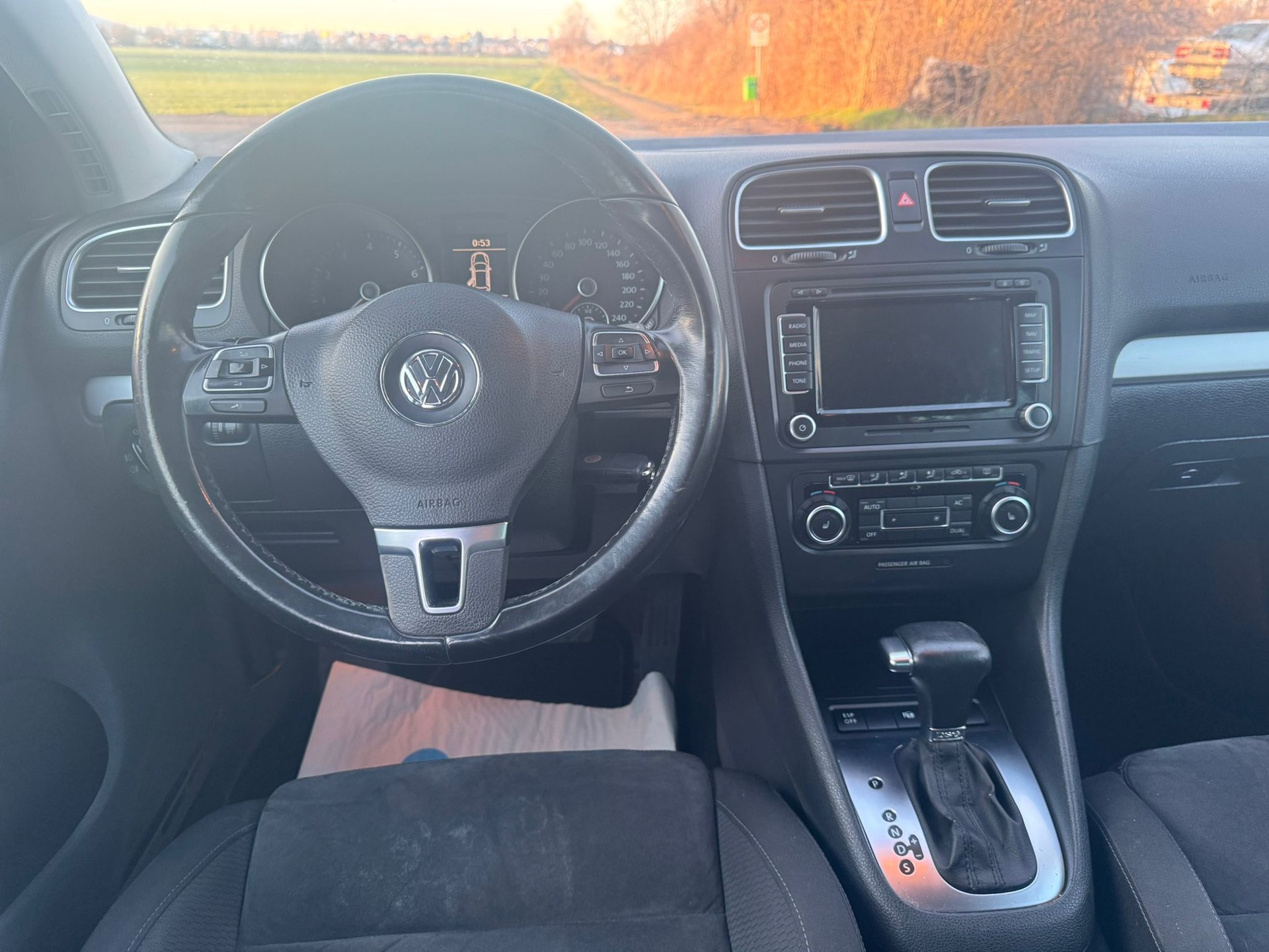 VW Golf 1.8 TSI Highline DSG-image-16