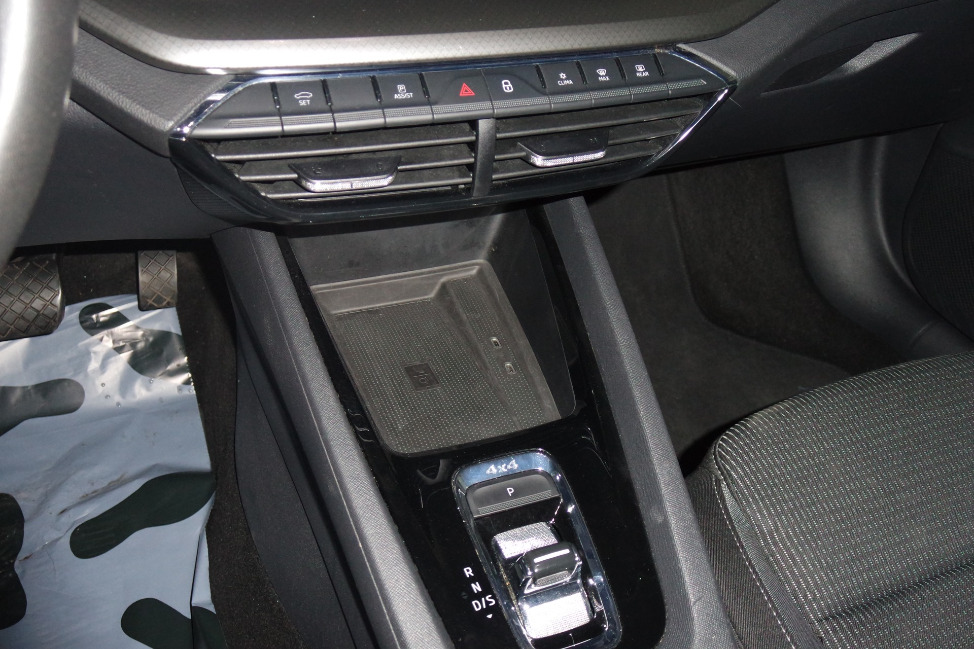 SKODA Octavia Combi 2.0 TDI DSG Ambition 4x4-image-11