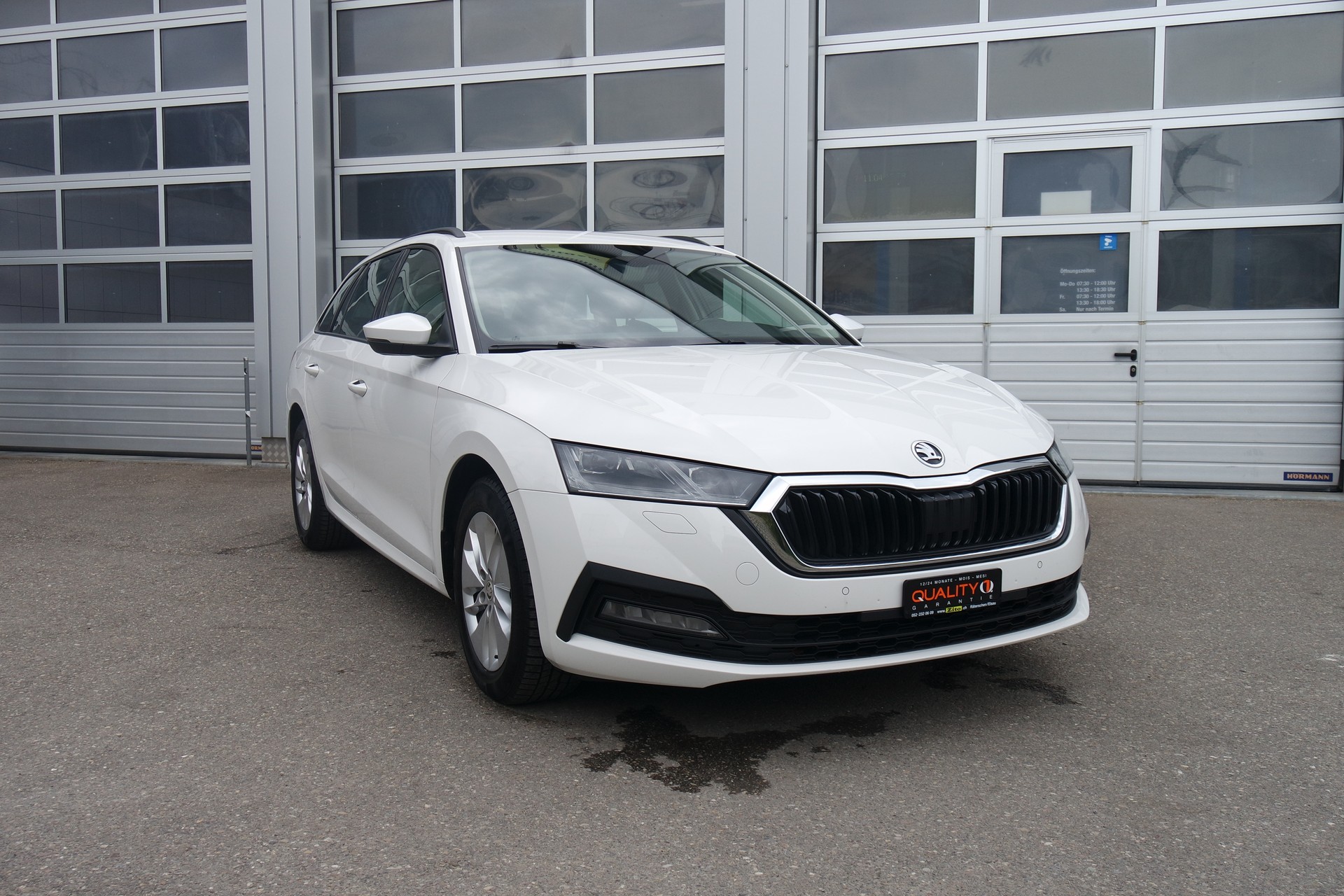 SKODA Octavia Combi 2.0 TDI DSG Ambition 4x4-image-2