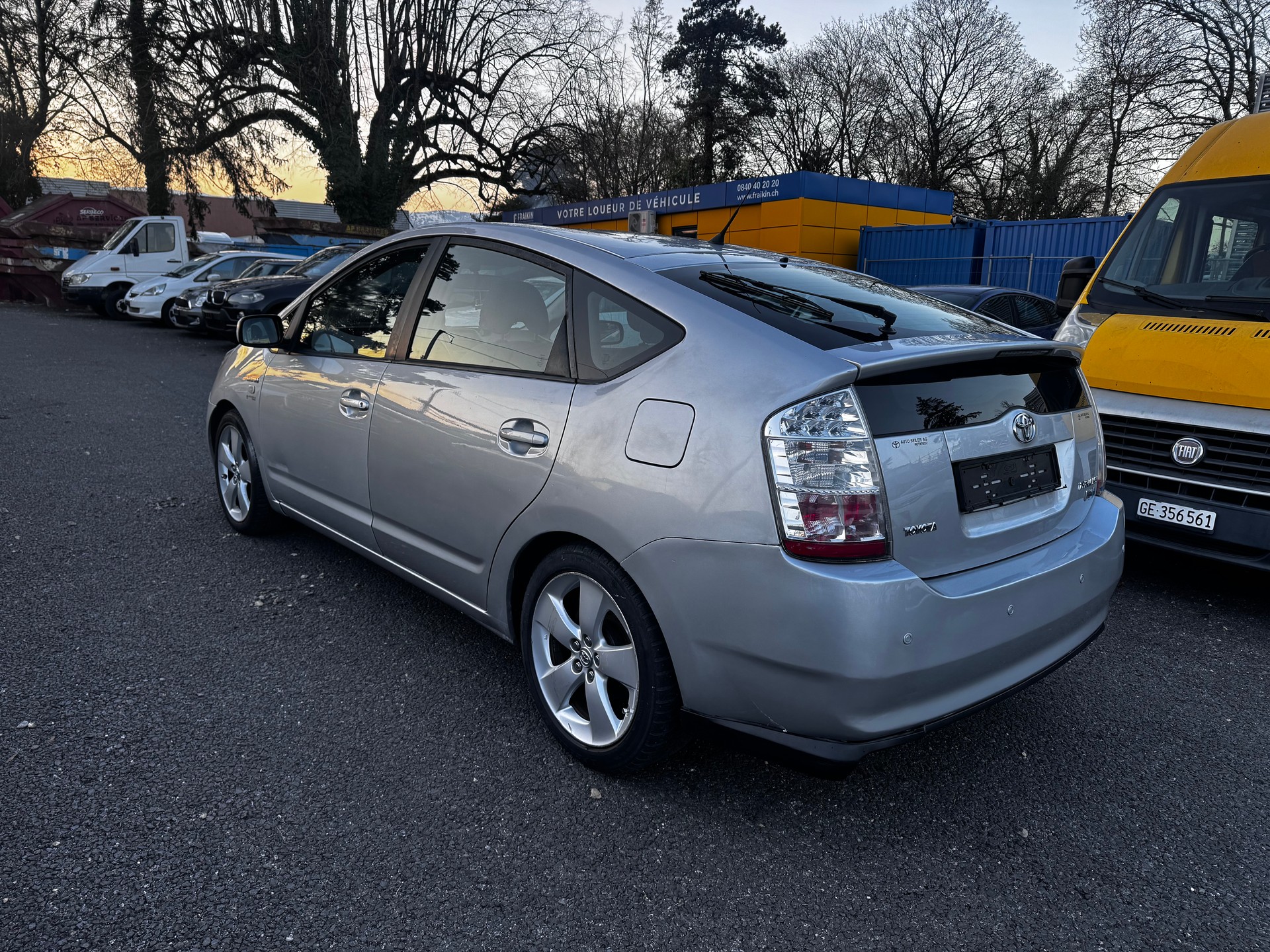 TOYOTA Prius 1.5 16V Hybrid-image-3