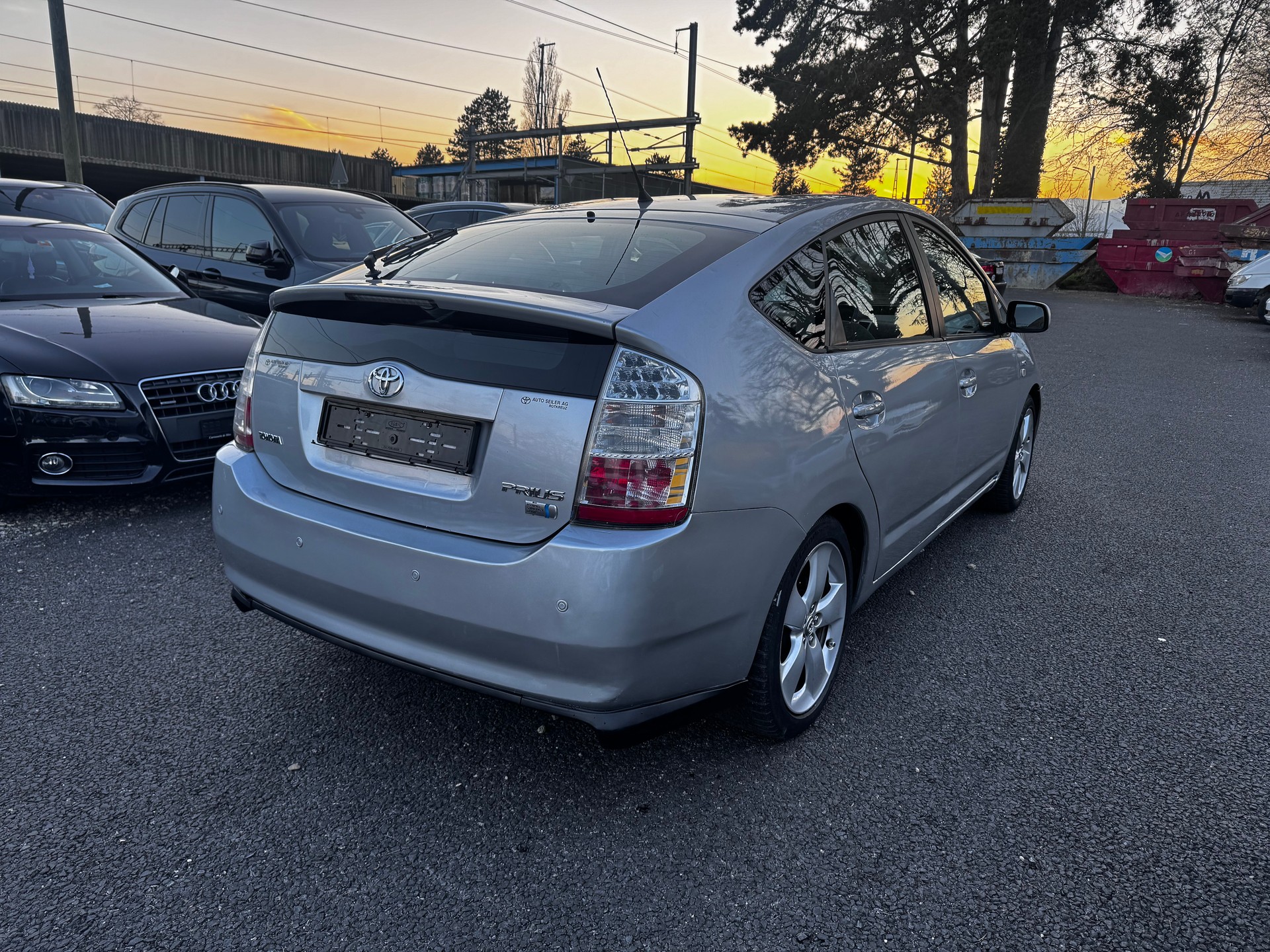 TOYOTA Prius 1.5 16V Hybrid-image-2