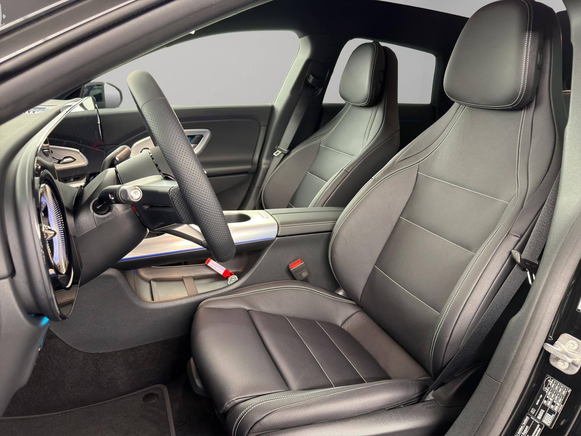 MERCEDES-BENZ CLA 350 4matic Shooting Brake with EQ Technologie-image-6
