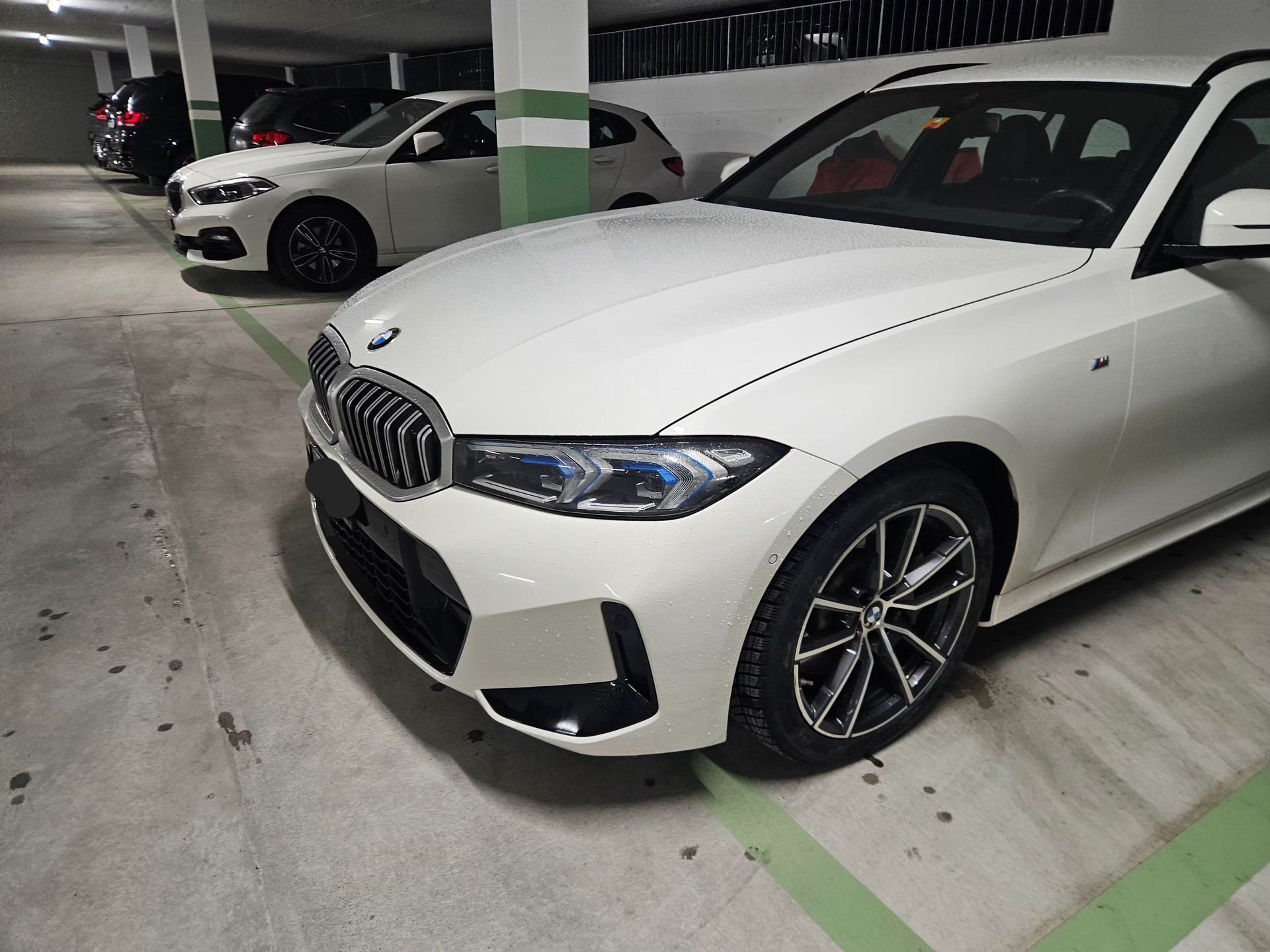 BMW 330d xDrive 48V Touring Steptronic M Sport-image-1