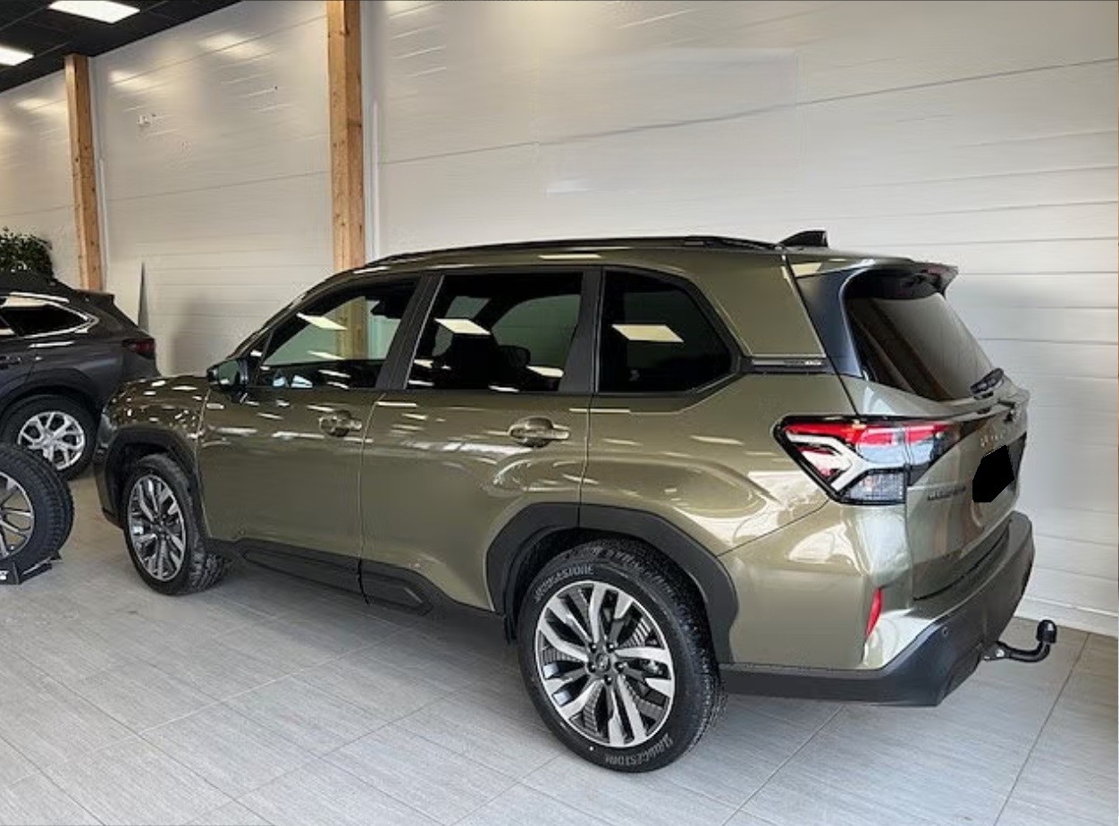 SUBARU Forester 2.0i e-Boxer Luxury Lineartronic-showroom-element-2