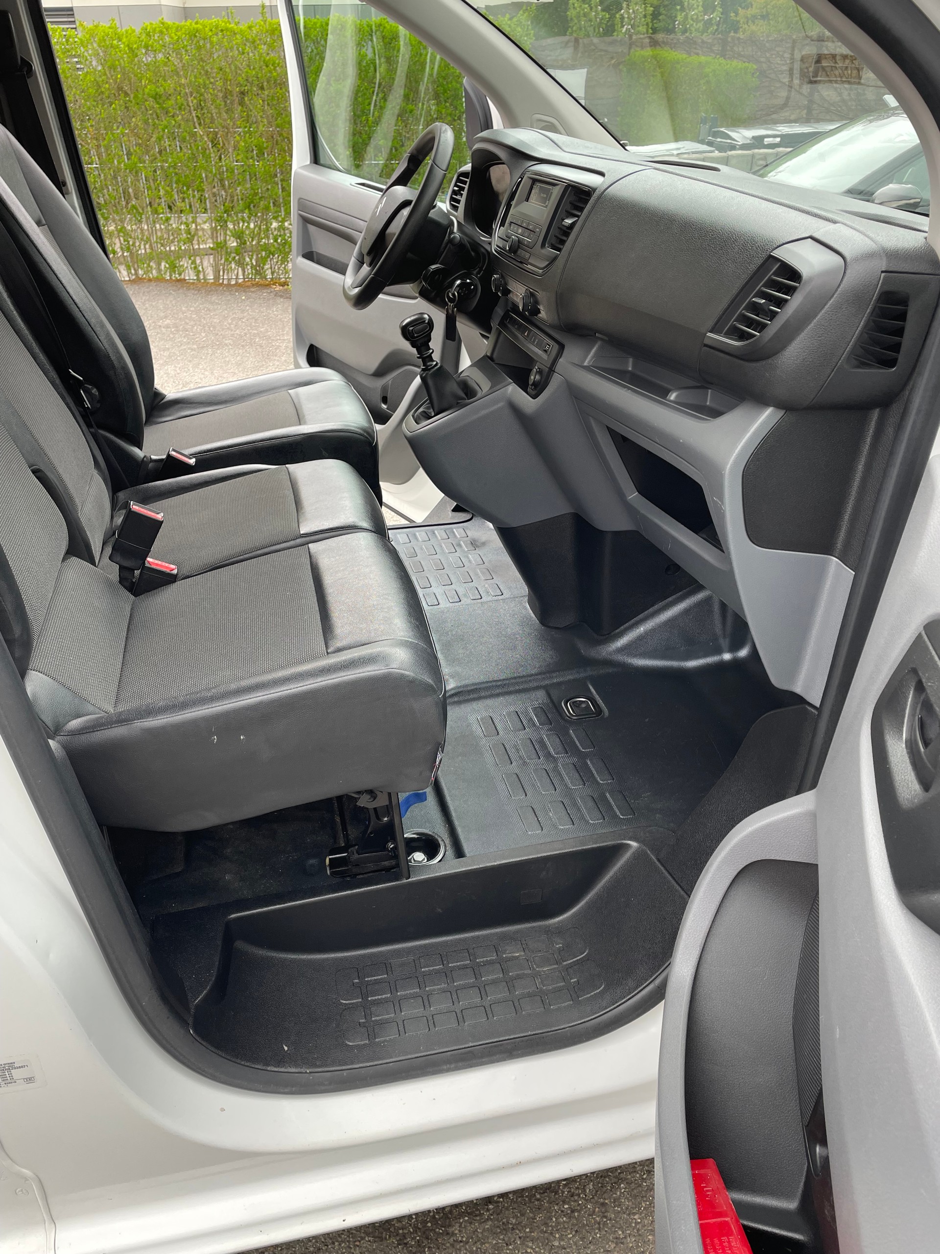 CITROEN Jumpy 2.0 BlueHDi 120 M Komfort-image-8