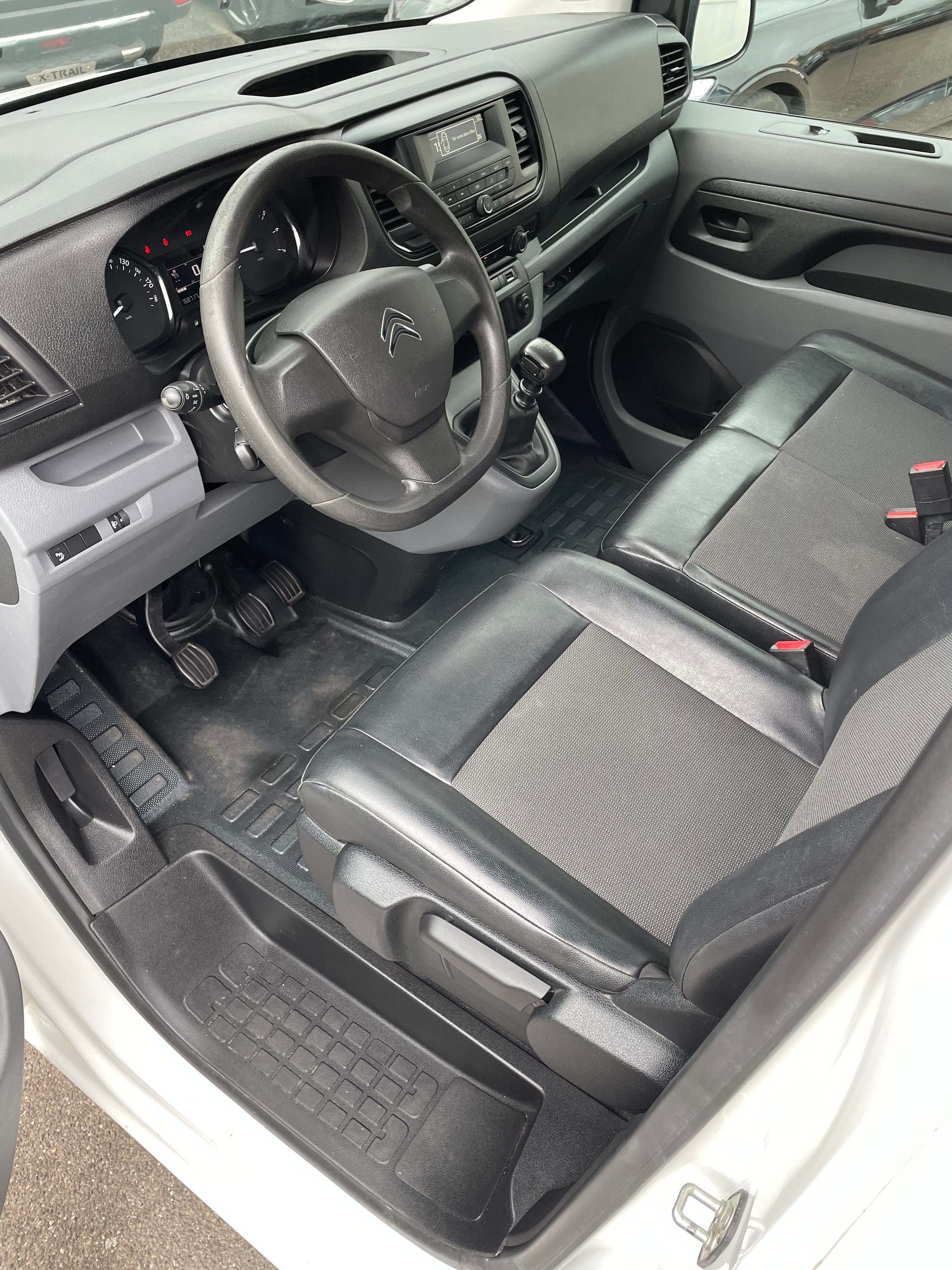 CITROEN Jumpy 2.0 BlueHDi 120 M Komfort-image-6